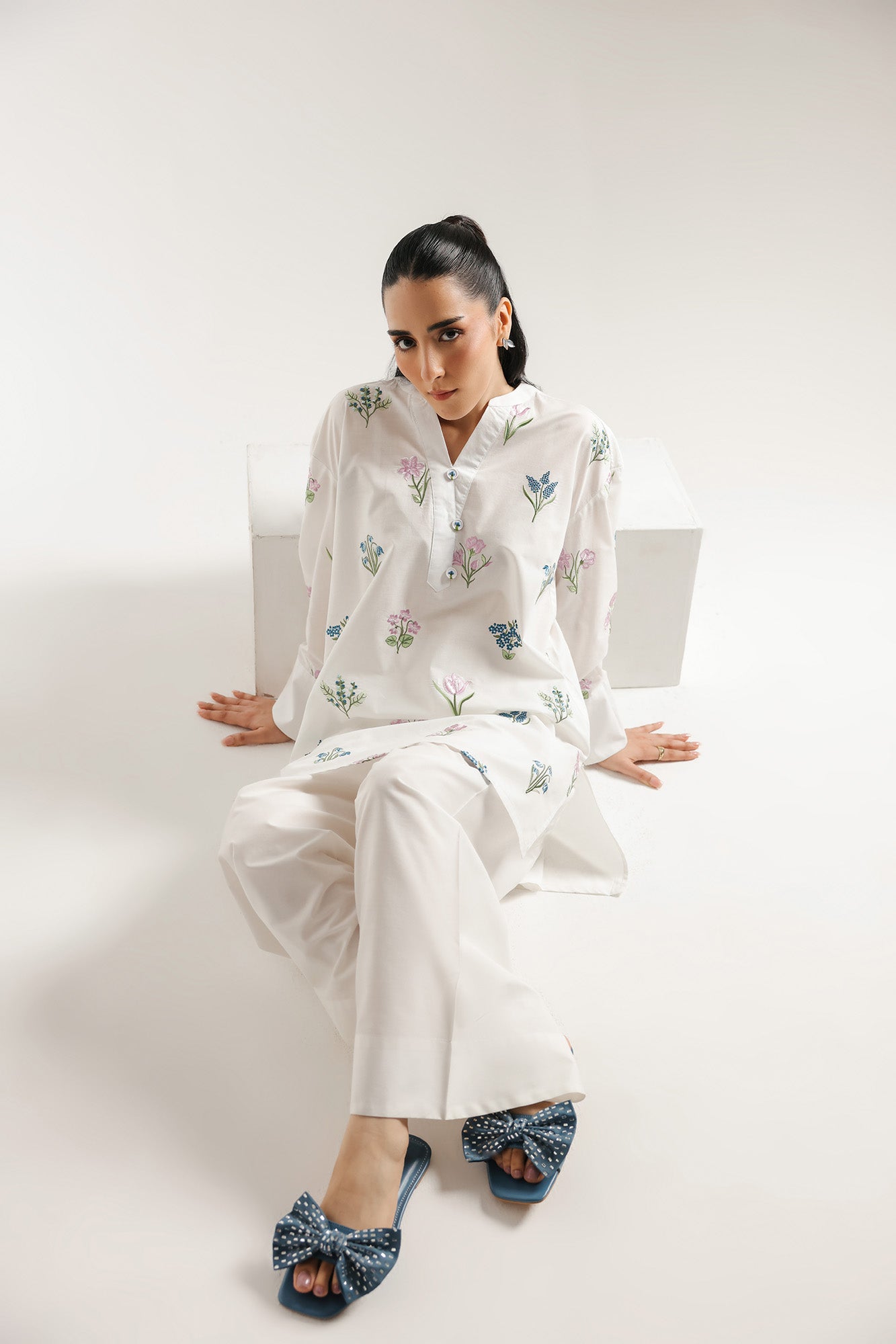 EMBROIDERED SHIRT (E6972/102/001)