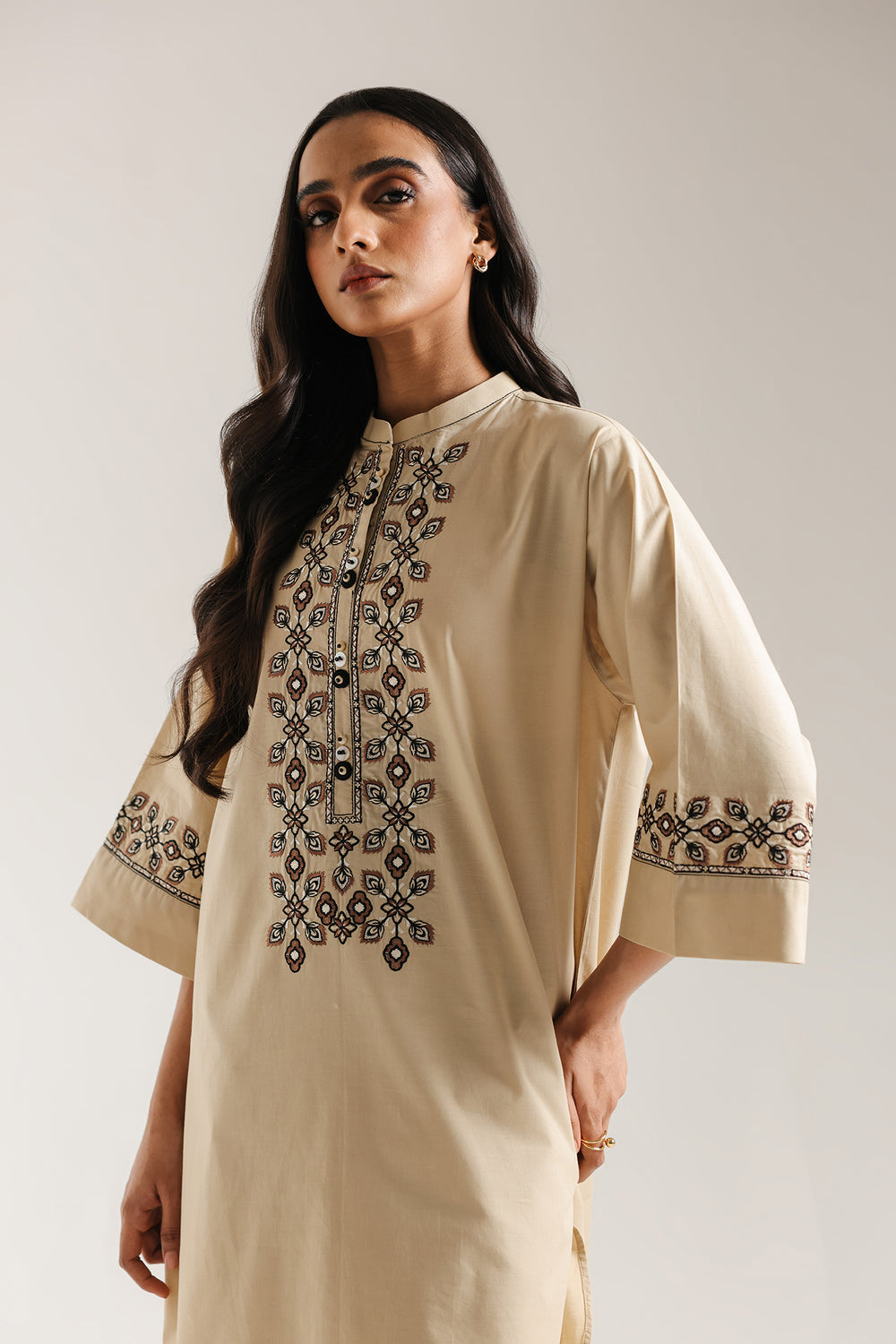 EMBROIDERED SUIT (E7009/102/112)