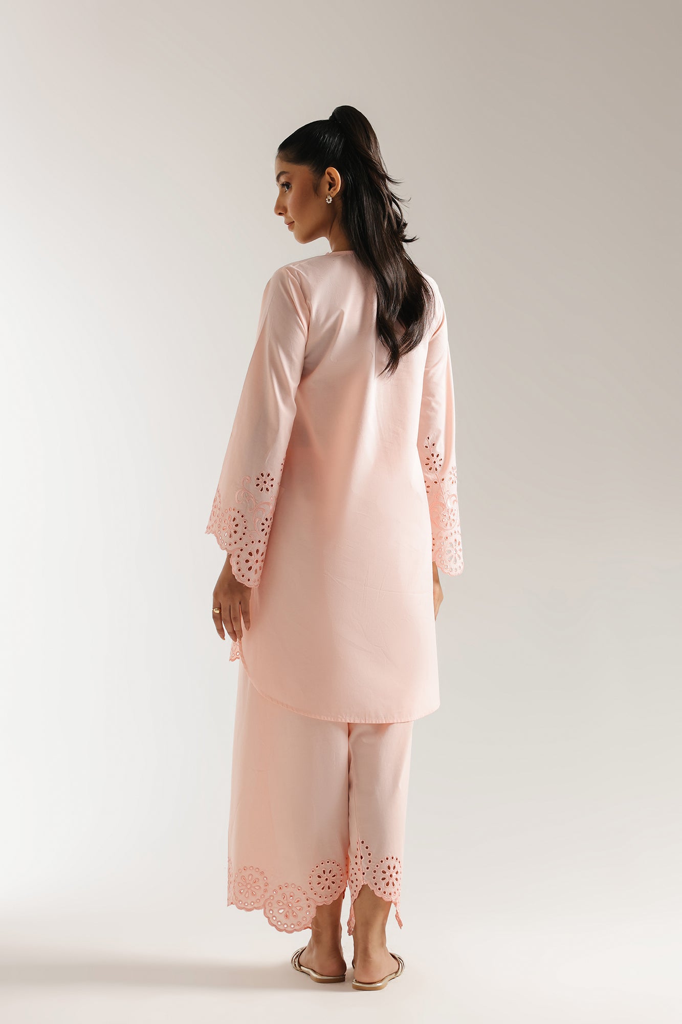 EMBROIDERED SUIT (E7153/102/316)