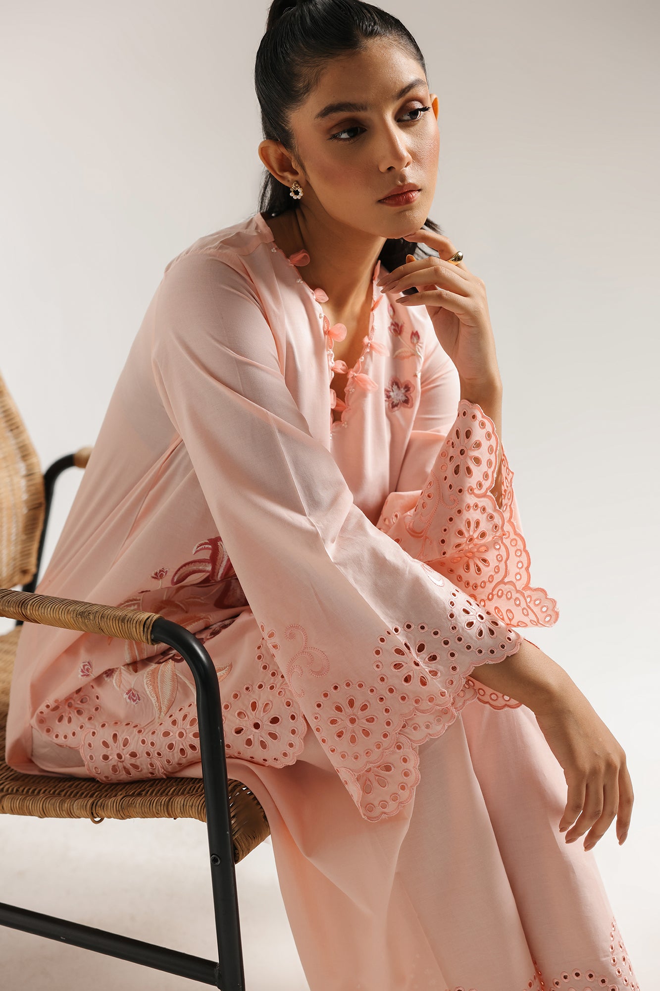 EMBROIDERED SUIT (E7153/102/316)