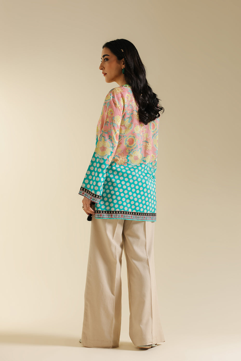 KIMONO (S1E0434/119/424)