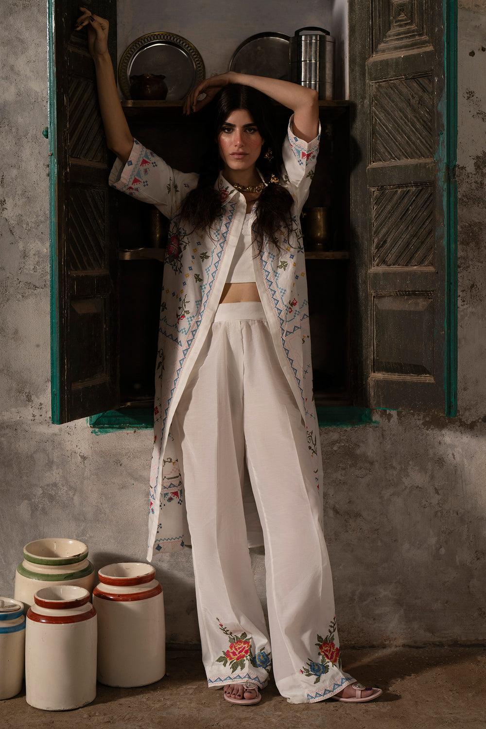 EMBROIDERED SUIT (S1E0461/119/001)