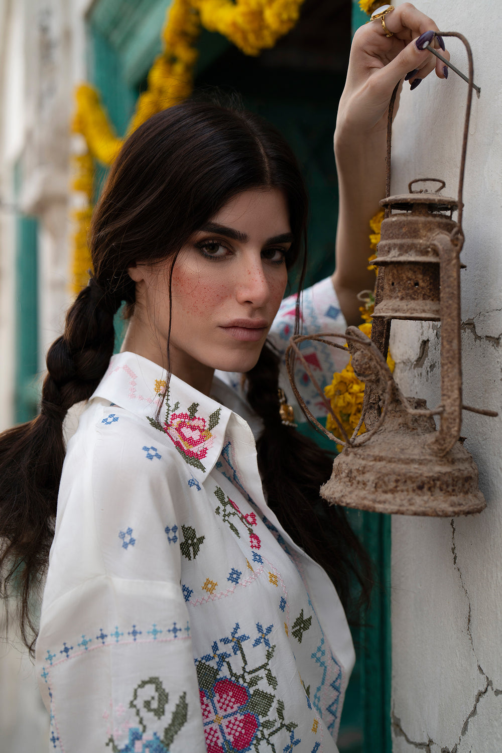 EMBROIDERED SUIT (S1E0461/119/001)