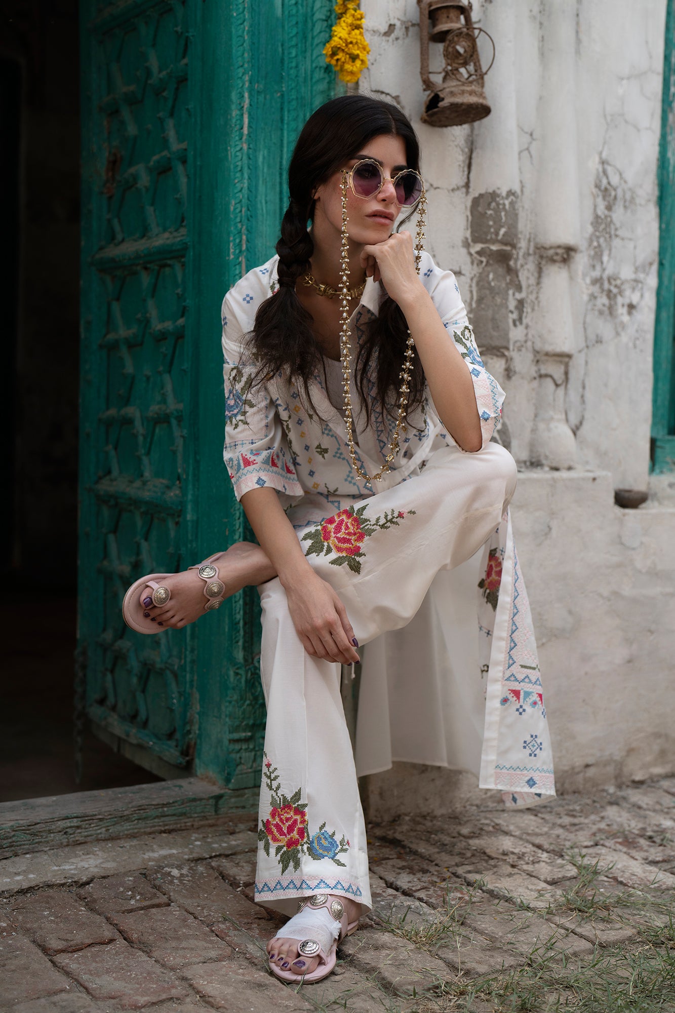 EMBROIDERED SUIT (S1E0461/119/001)