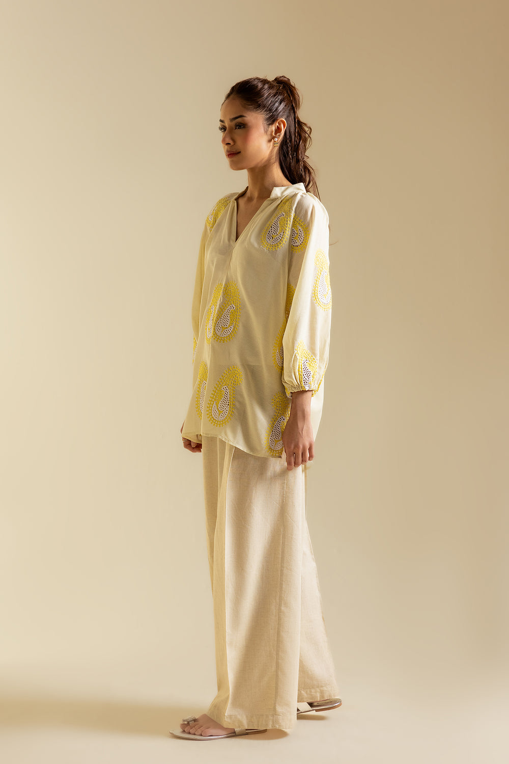 EMBROIDERED TOP (S2E0425/119/115)