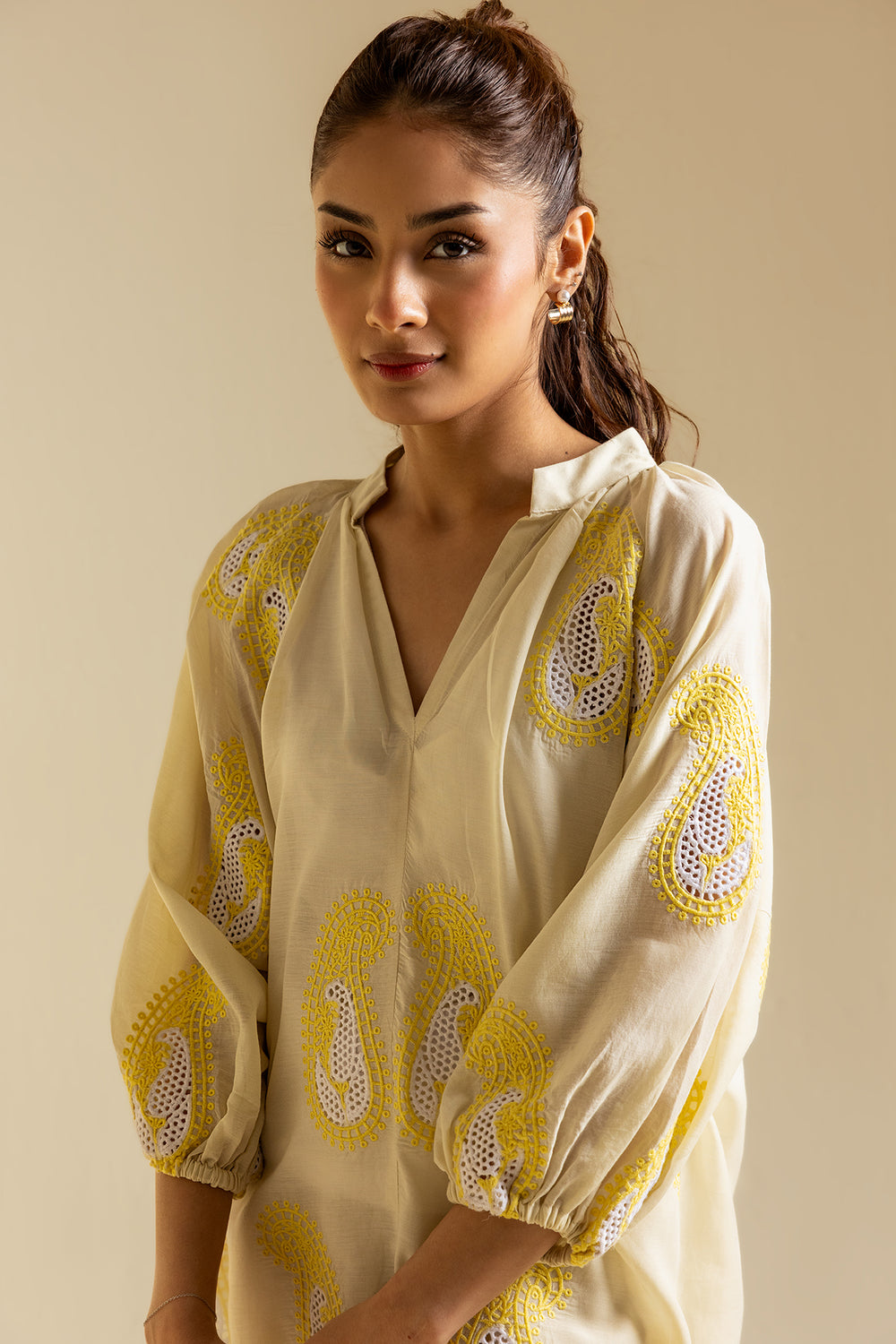 EMBROIDERED TOP (S2E0425/119/115)