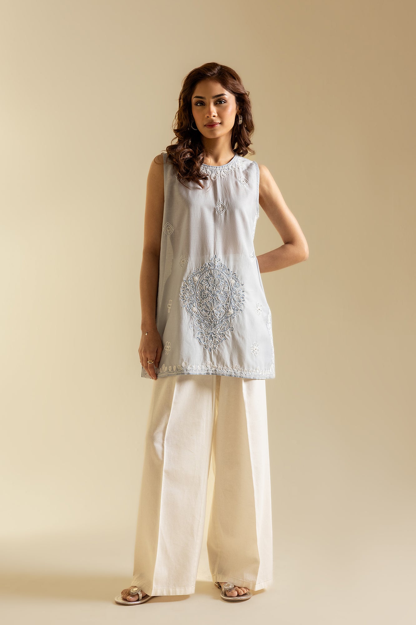 EMBROIDERED TOP (S2E0427/119/635)