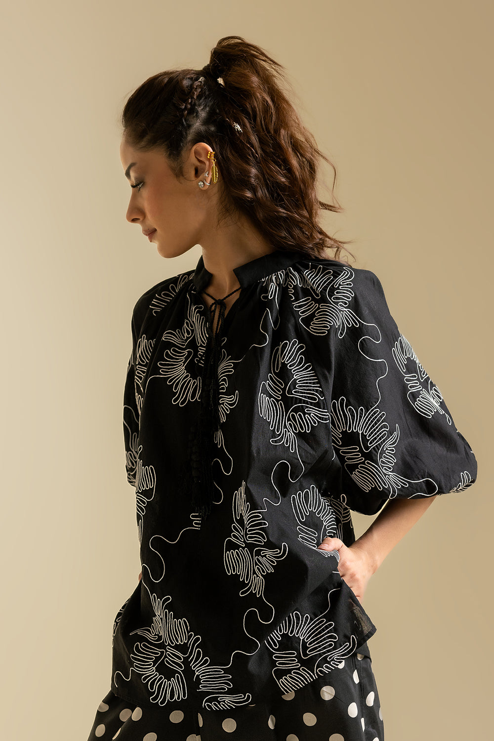 EMBROIDERED TOP (S2E0441/119/902)