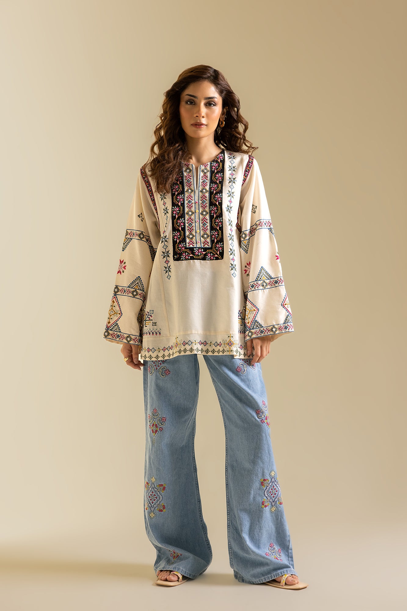 EMBROIDERED KURTI (S2E0486/119/002)