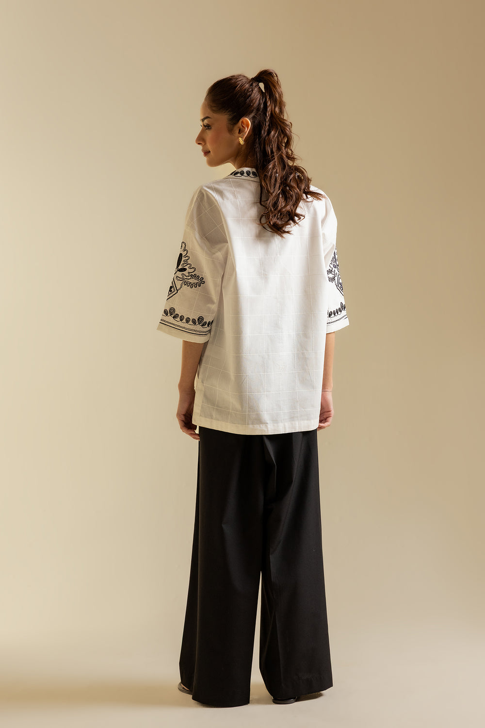 EMBROIDERED KURTI (S2E0489/119/002)