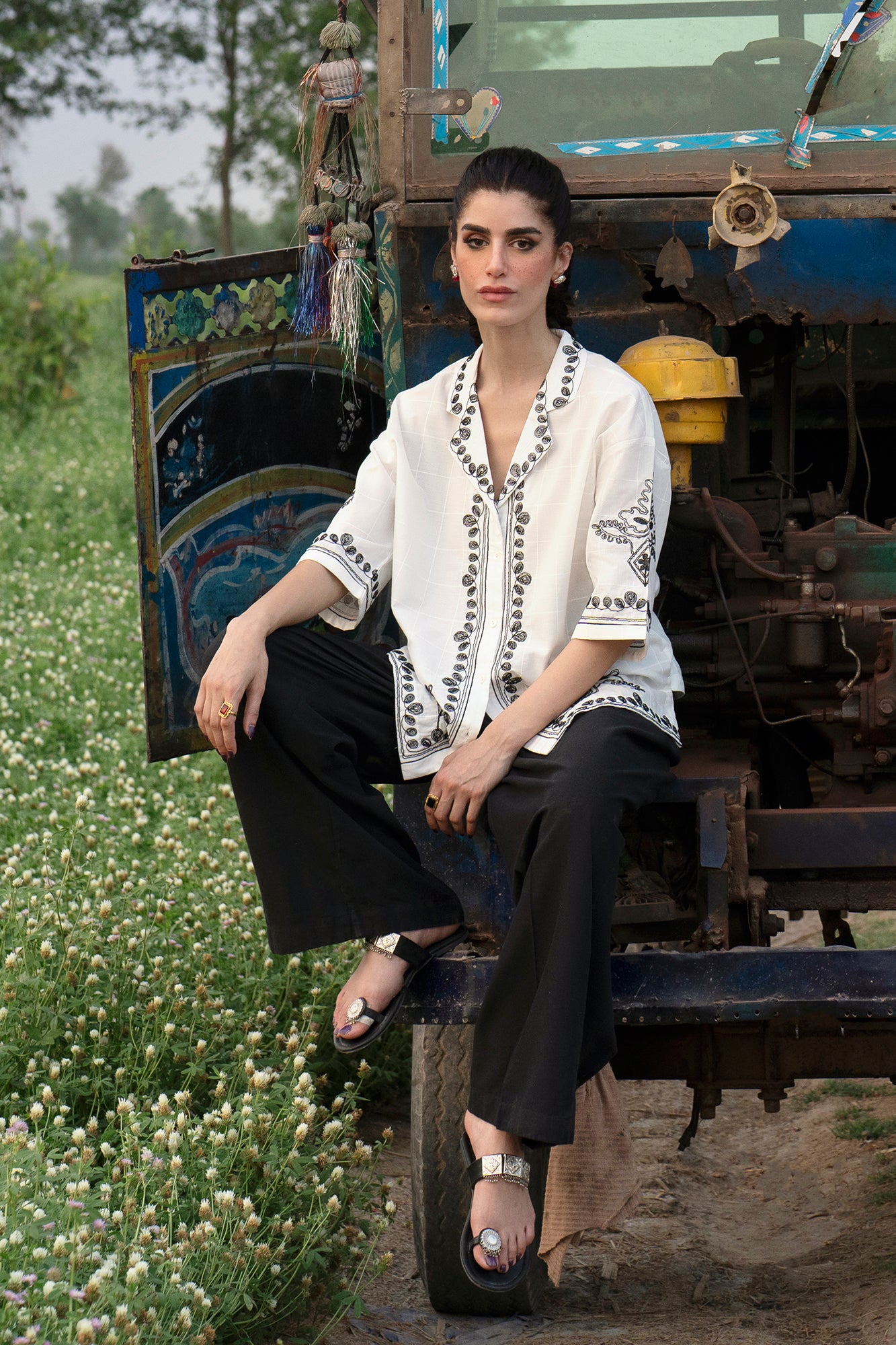 EMBROIDERED KURTI (S2E0489/119/002)
