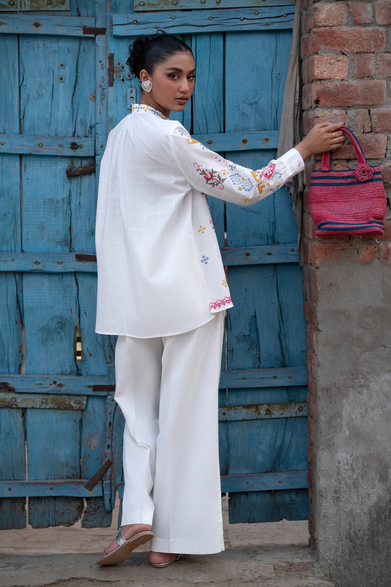 EMBROIDERED KURTI (S2E0493/119/001)