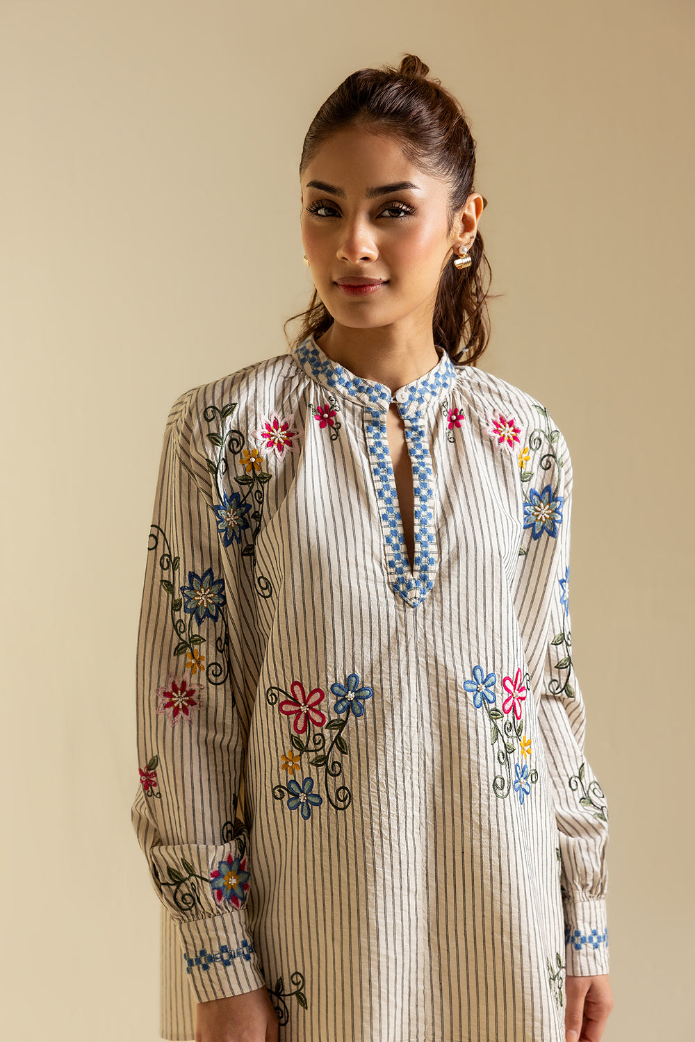 EMBROIDERED KURTI (S2E0494/119/002)