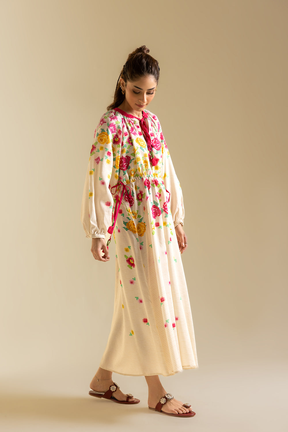 DRESS (S2E0498/119/002)