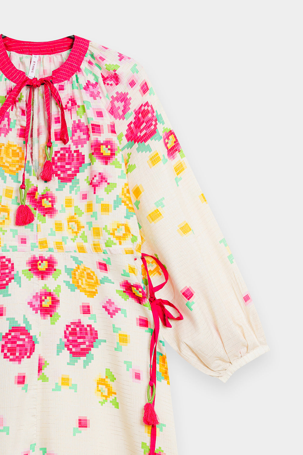 DRESS (S2E0498/119/002)