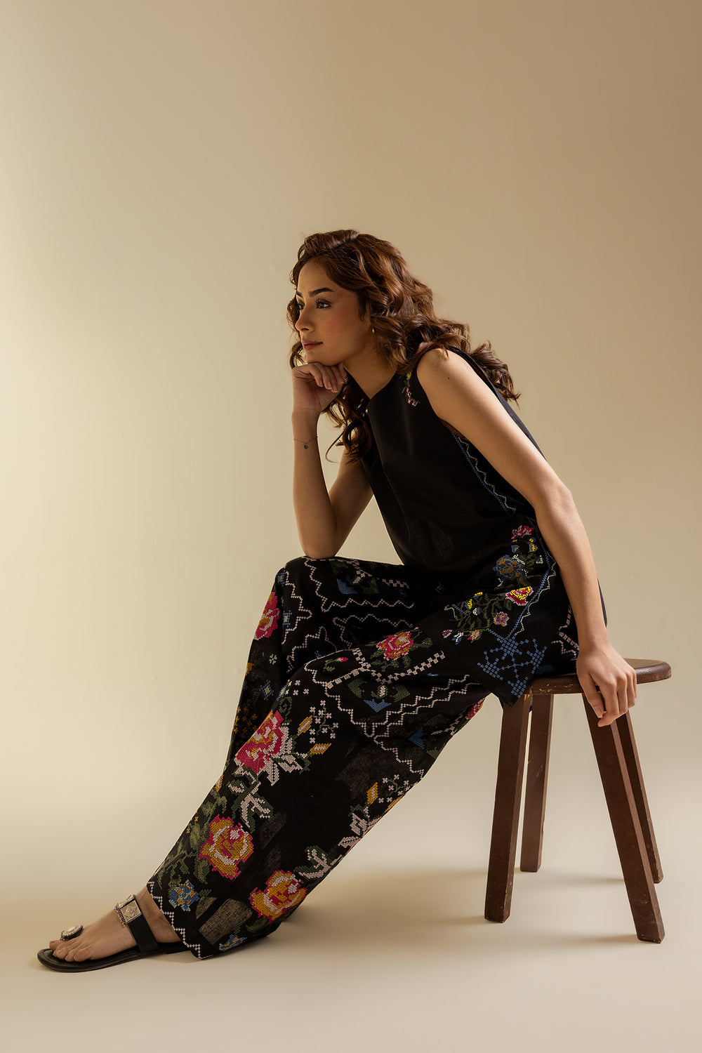 EMBROIDERED SUIT (S2E0503/119/902)