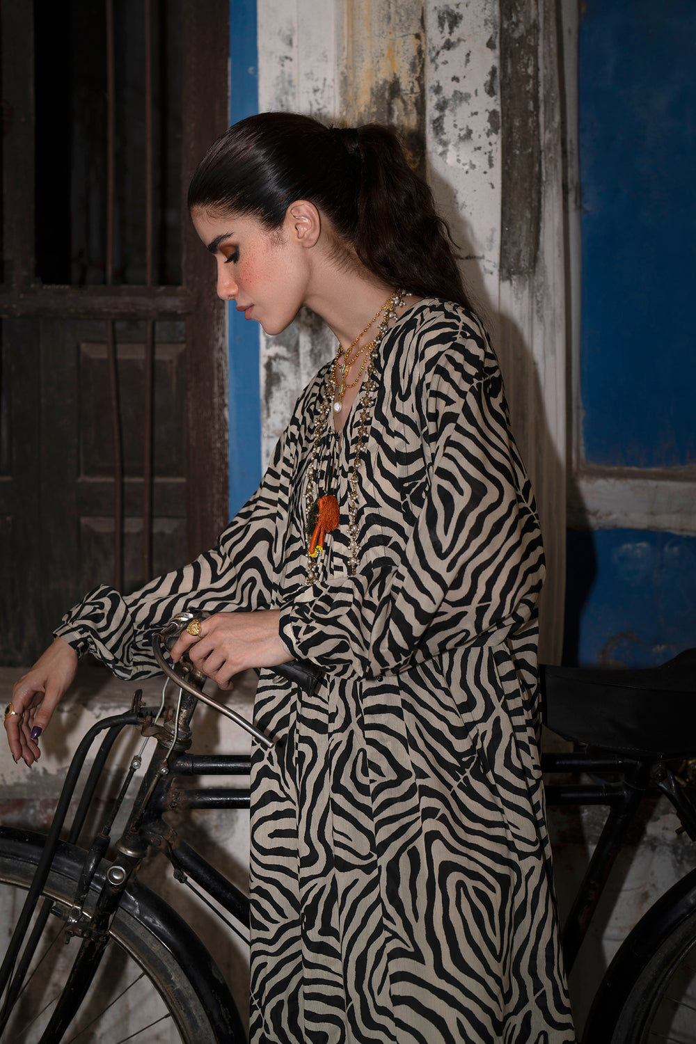 DRESS (S2E0535/119/901)