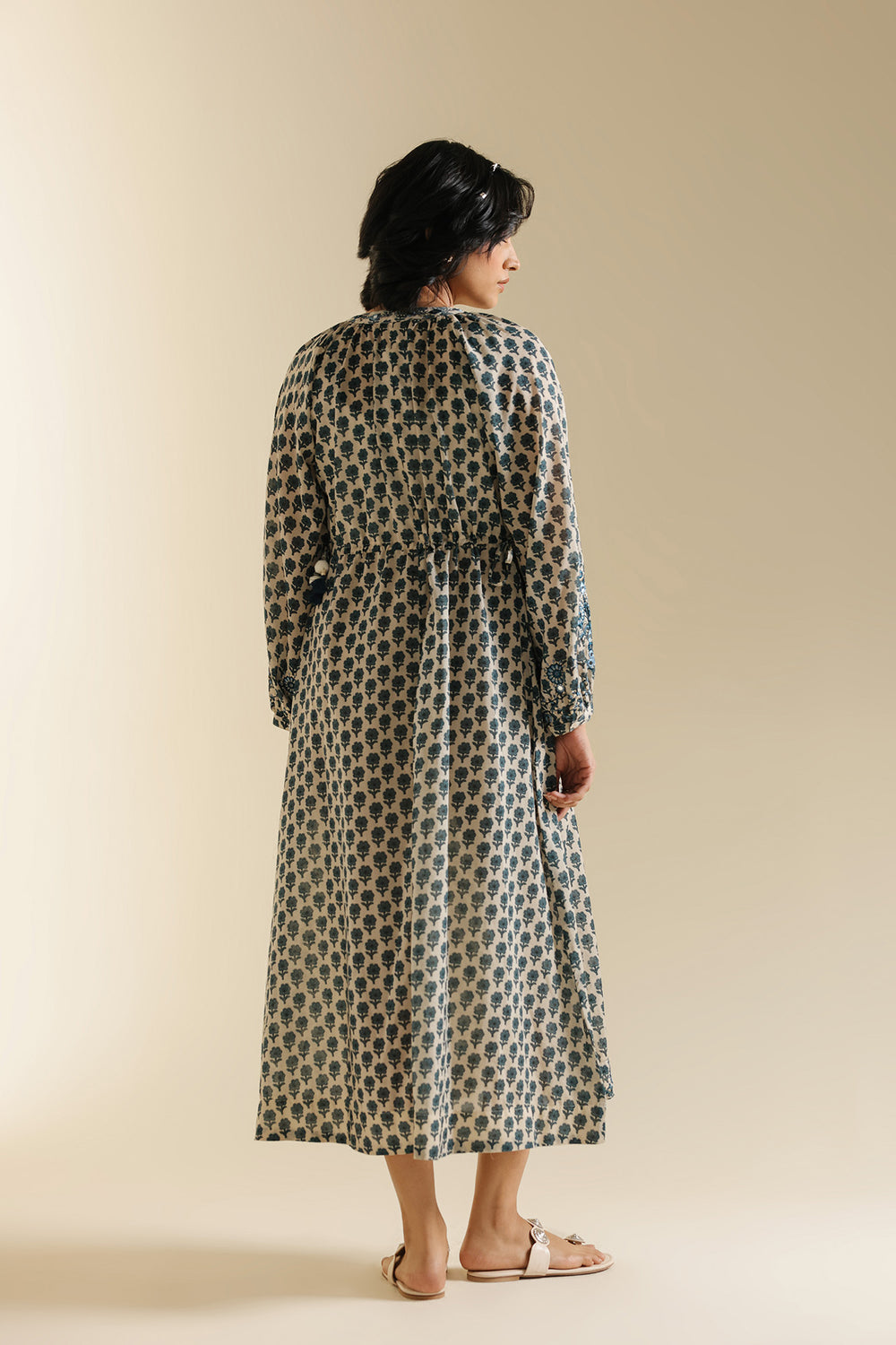 DRESS (S3E0433/119/006)