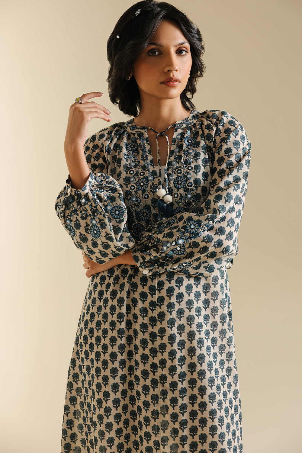 DRESS (S3E0433/119/006)