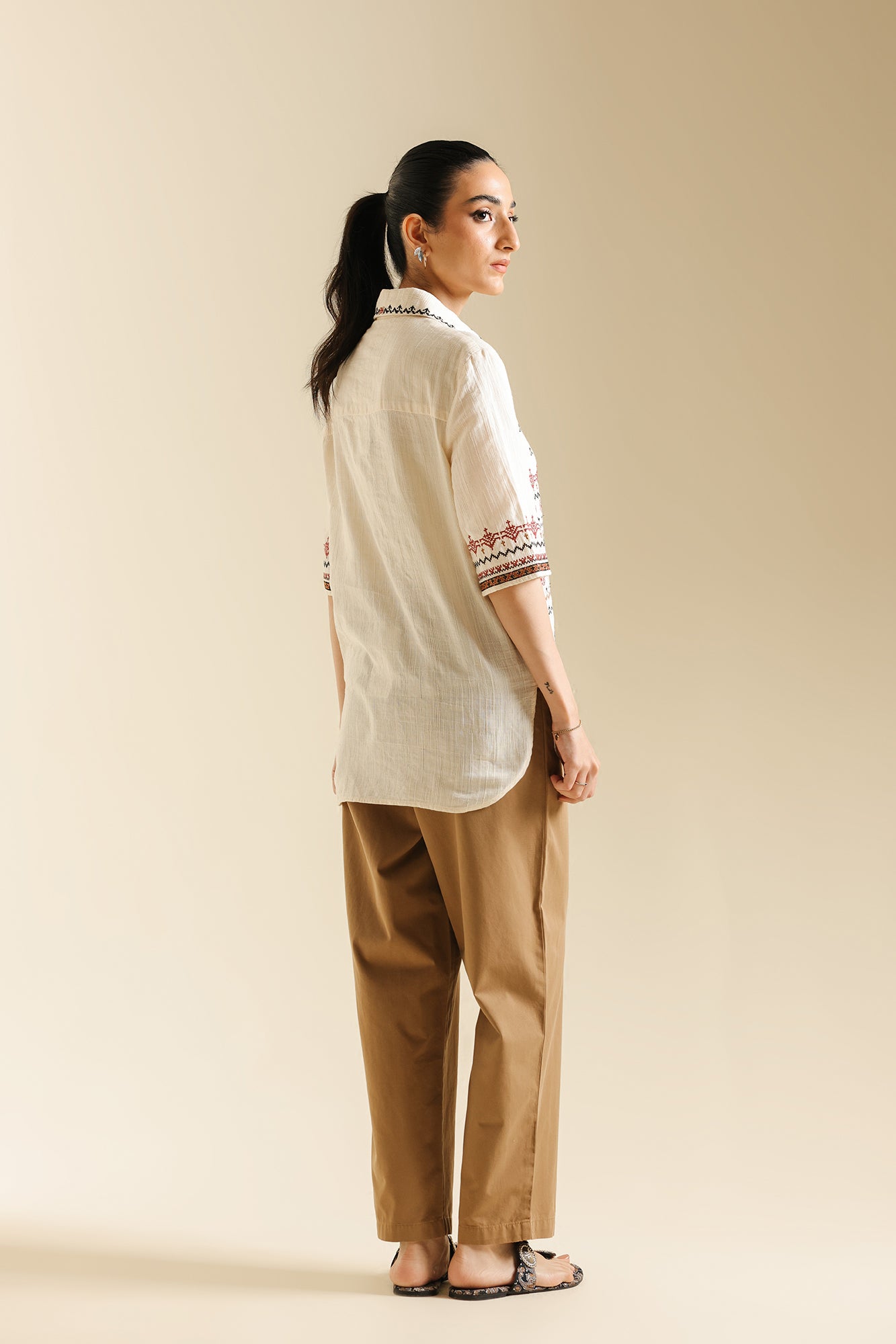 EMBROIDERED TOP (S4E0564/119/004)