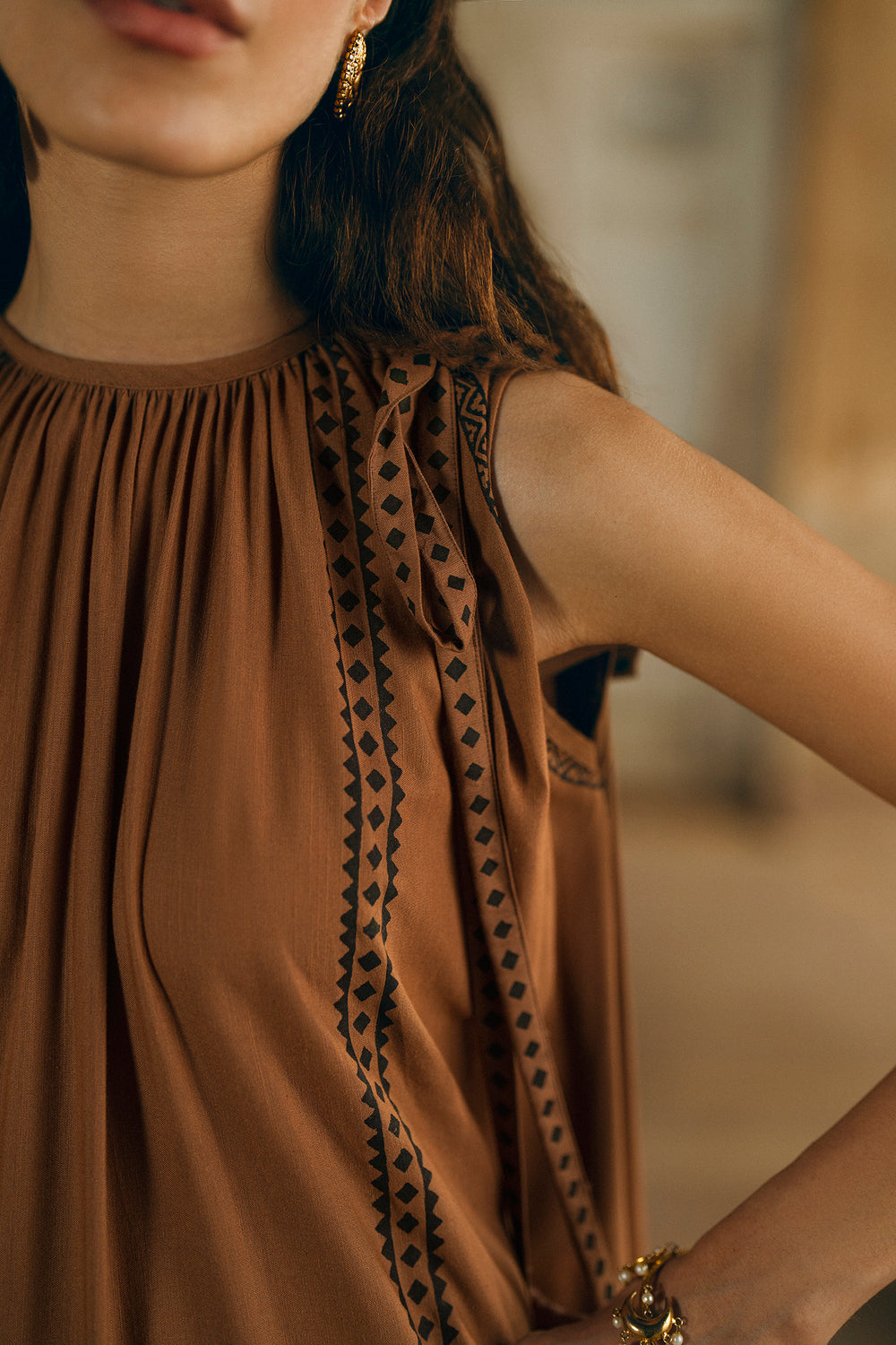 DRESS (S4E0599/119/815)