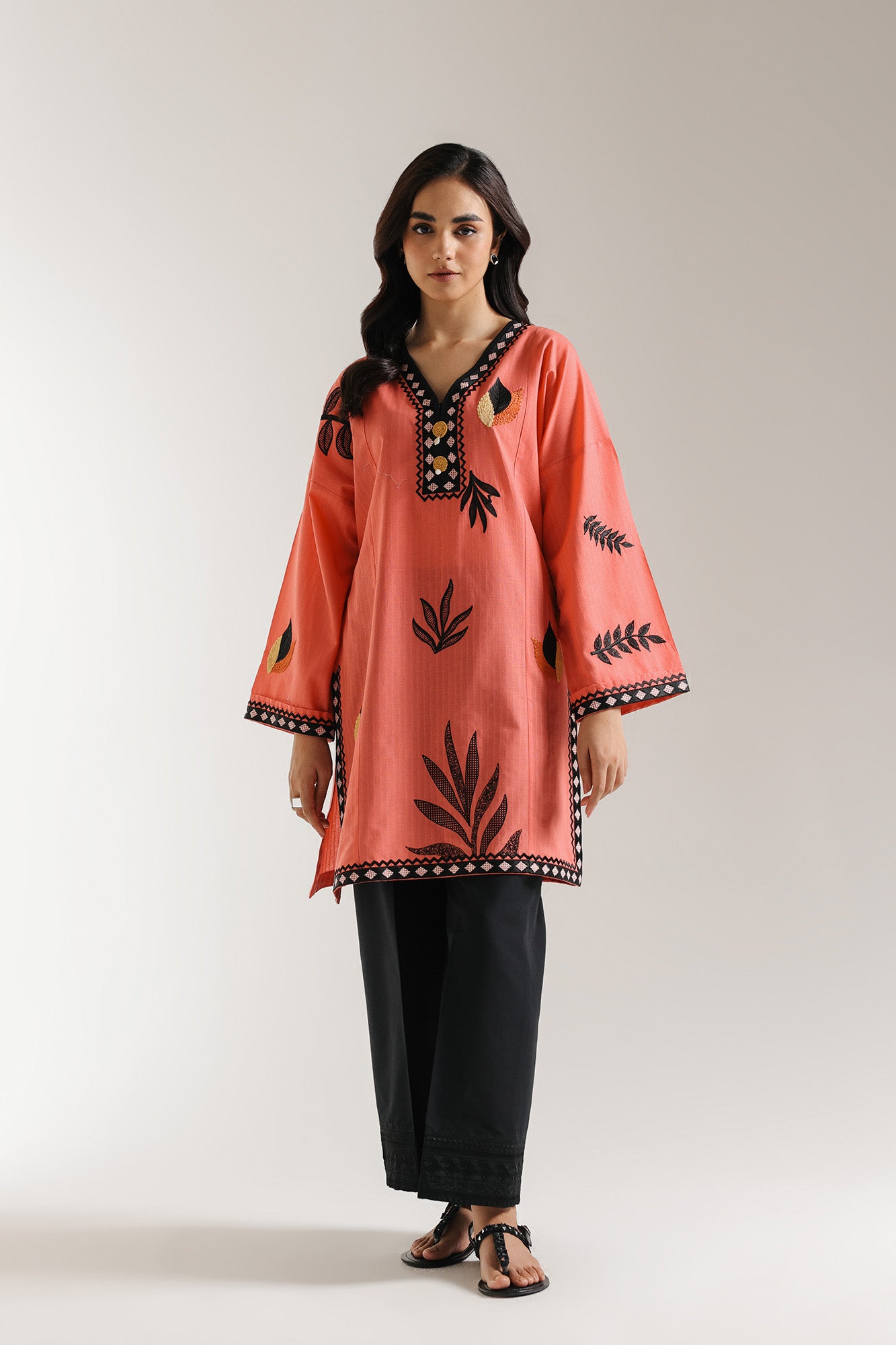 EMBROIDERED TOP (S4E6533/102/313)