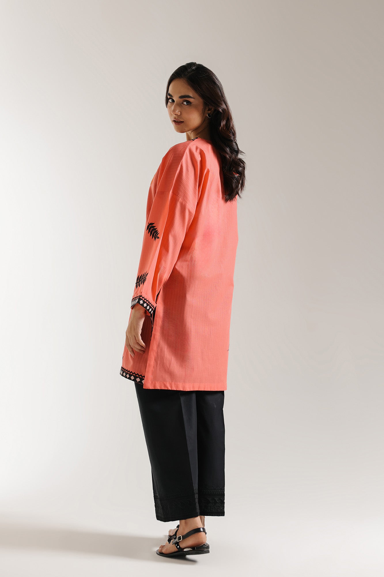 EMBROIDERED TOP (S4E6533/102/313)