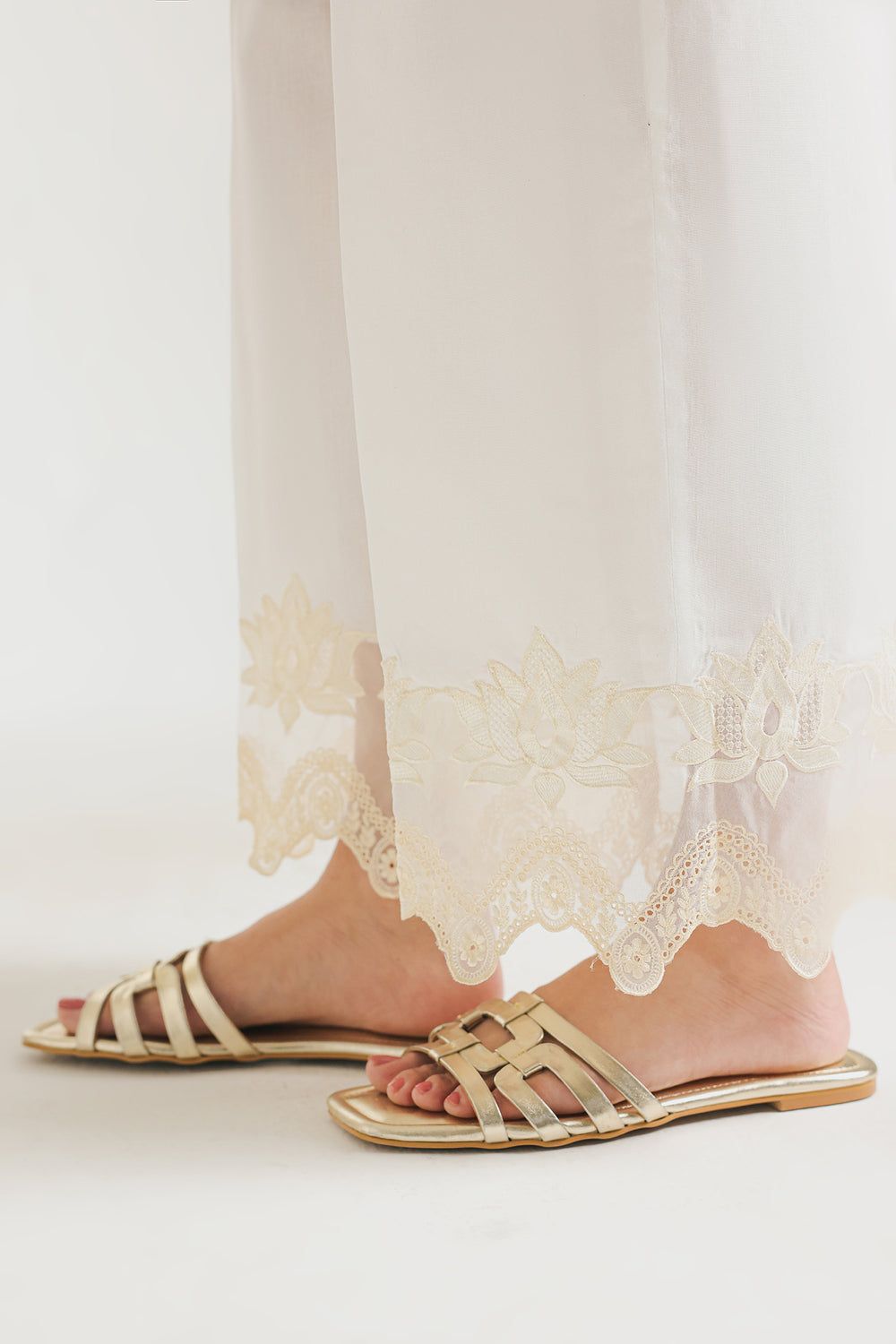 EMBROIDERED TROUSER (S6E6490/102/001)