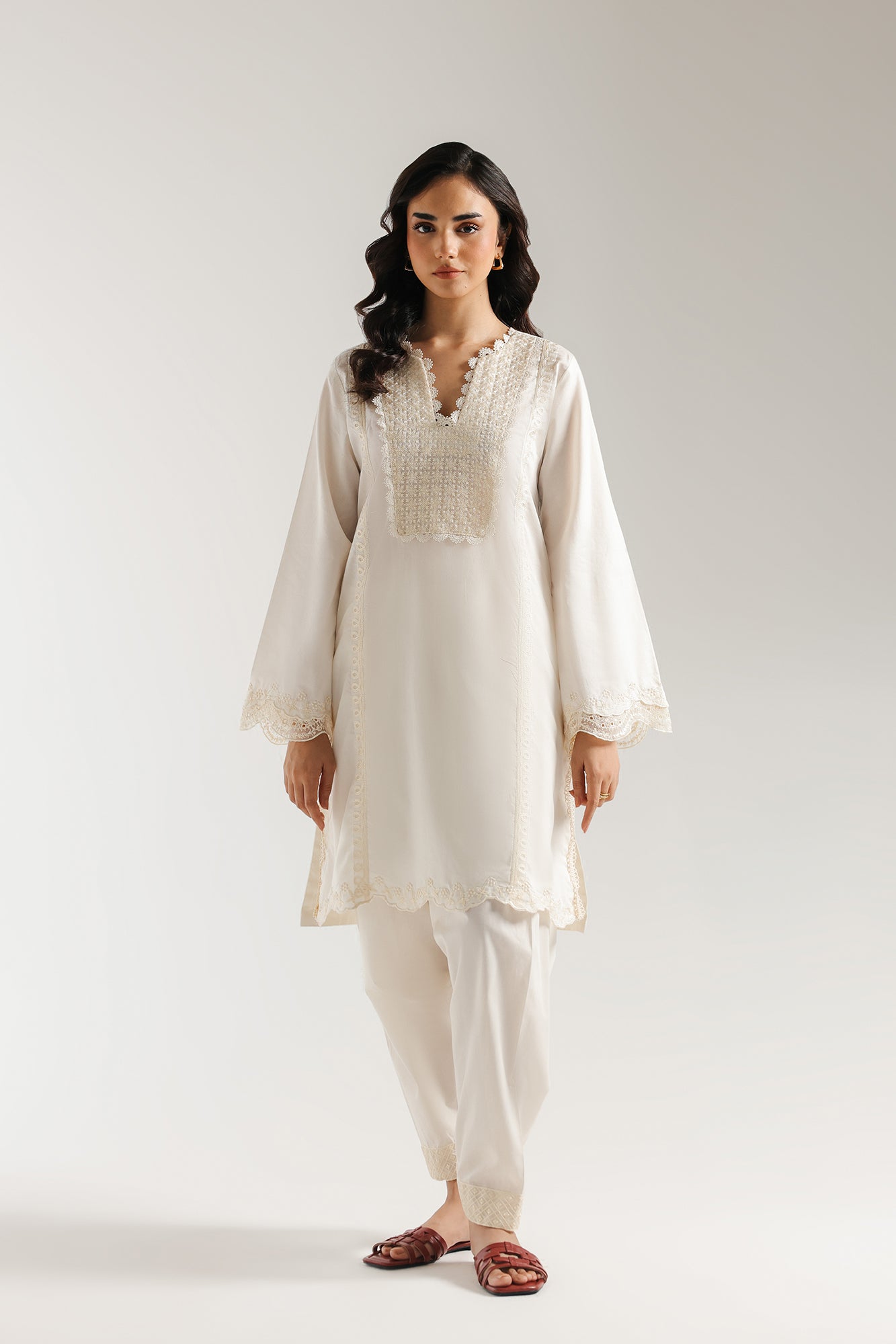 EMBROIDERED SUIT (S8E6401/102/002)