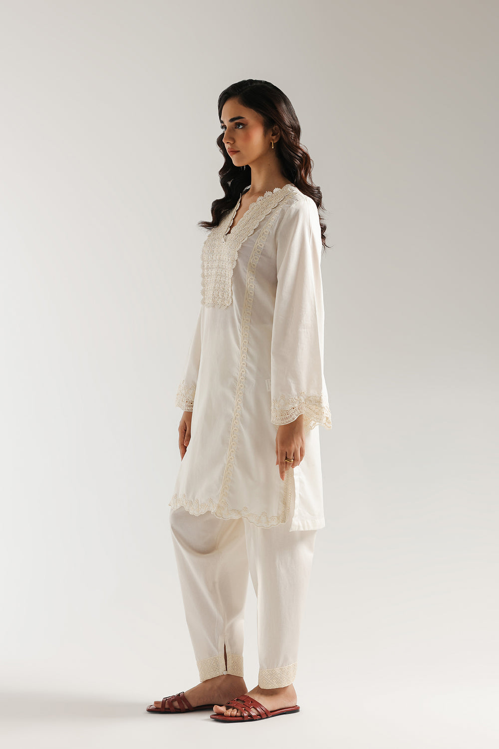 EMBROIDERED SUIT (S8E6401/102/002)