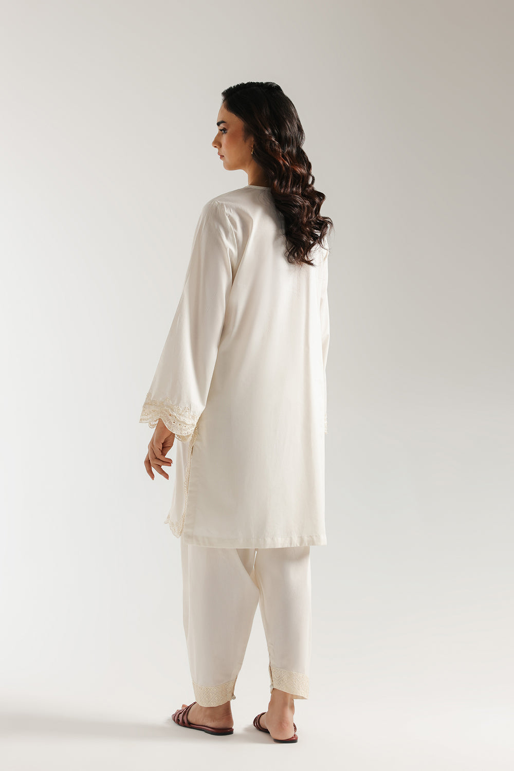 EMBROIDERED SUIT (S8E6401/102/002)