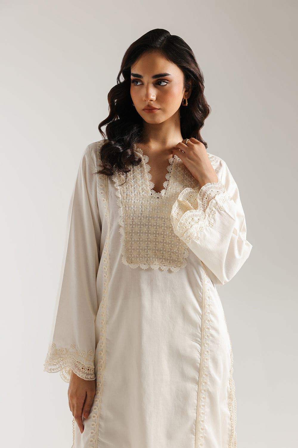 EMBROIDERED SUIT (S8E6401/102/002)