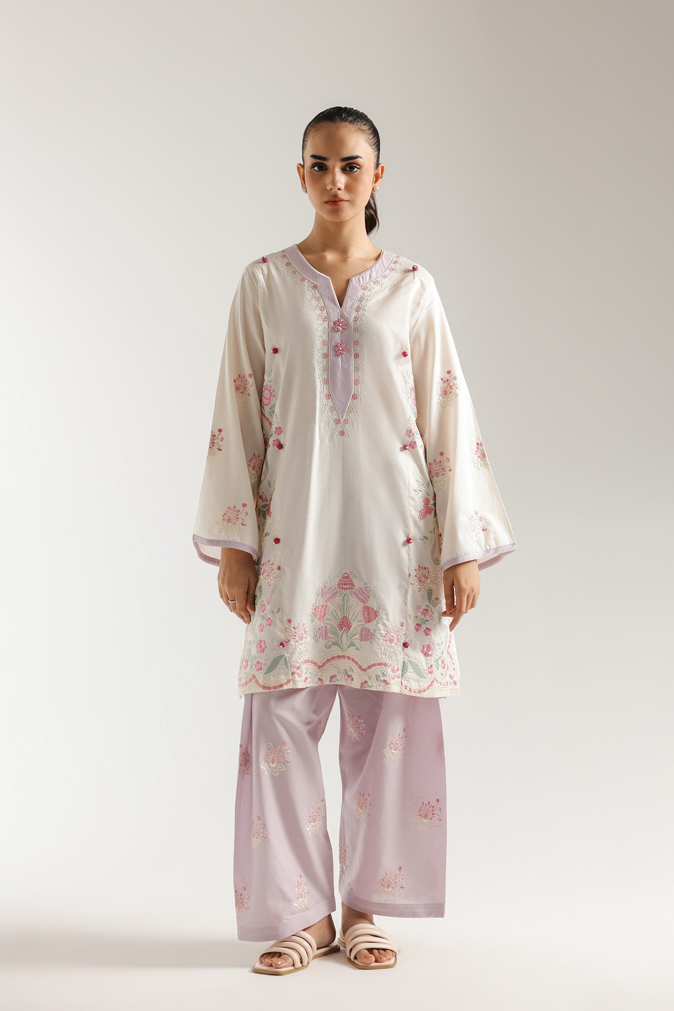 EMBROIDERED SUIT (S8E6402/102/002)