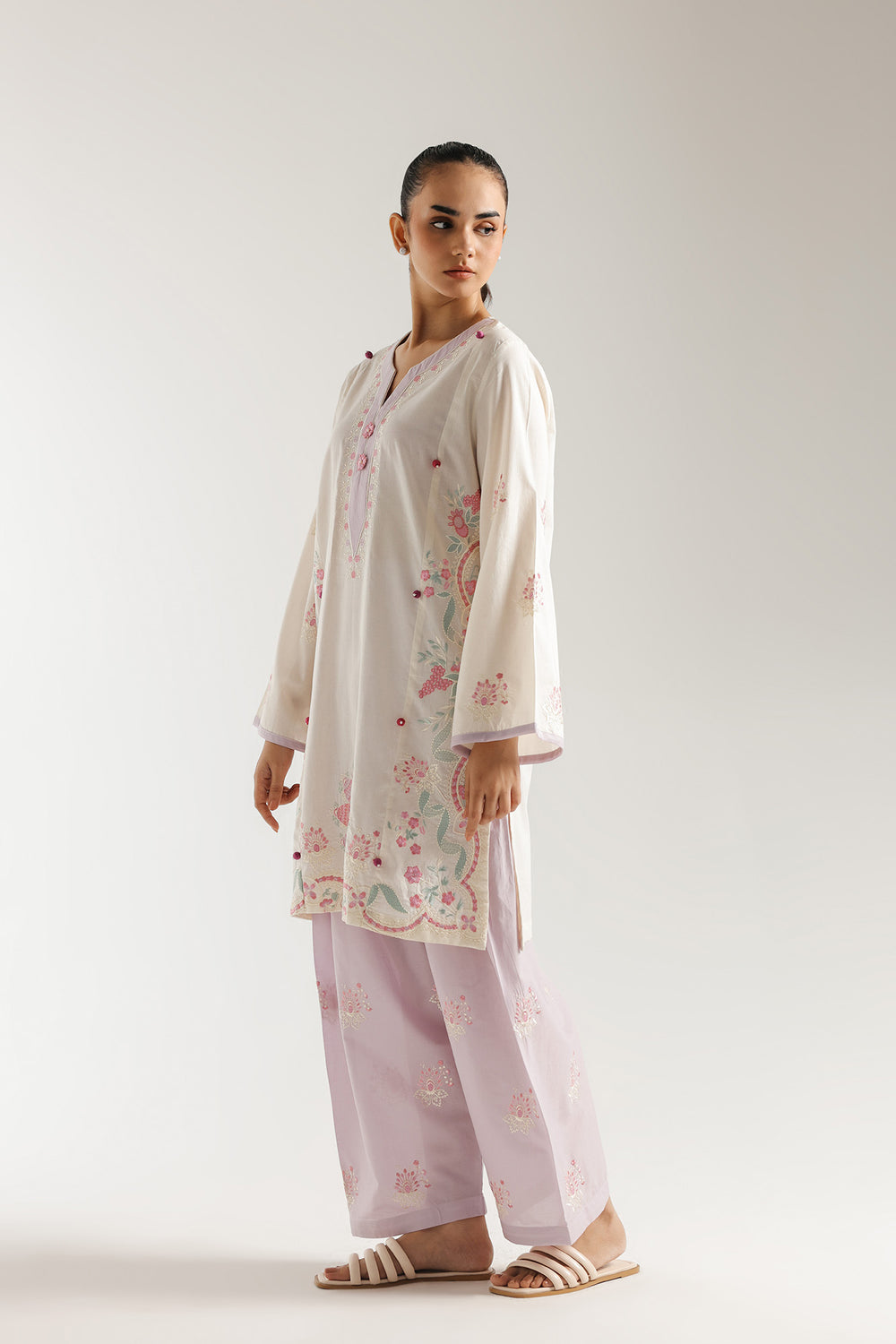 EMBROIDERED SUIT (S8E6402/102/002)