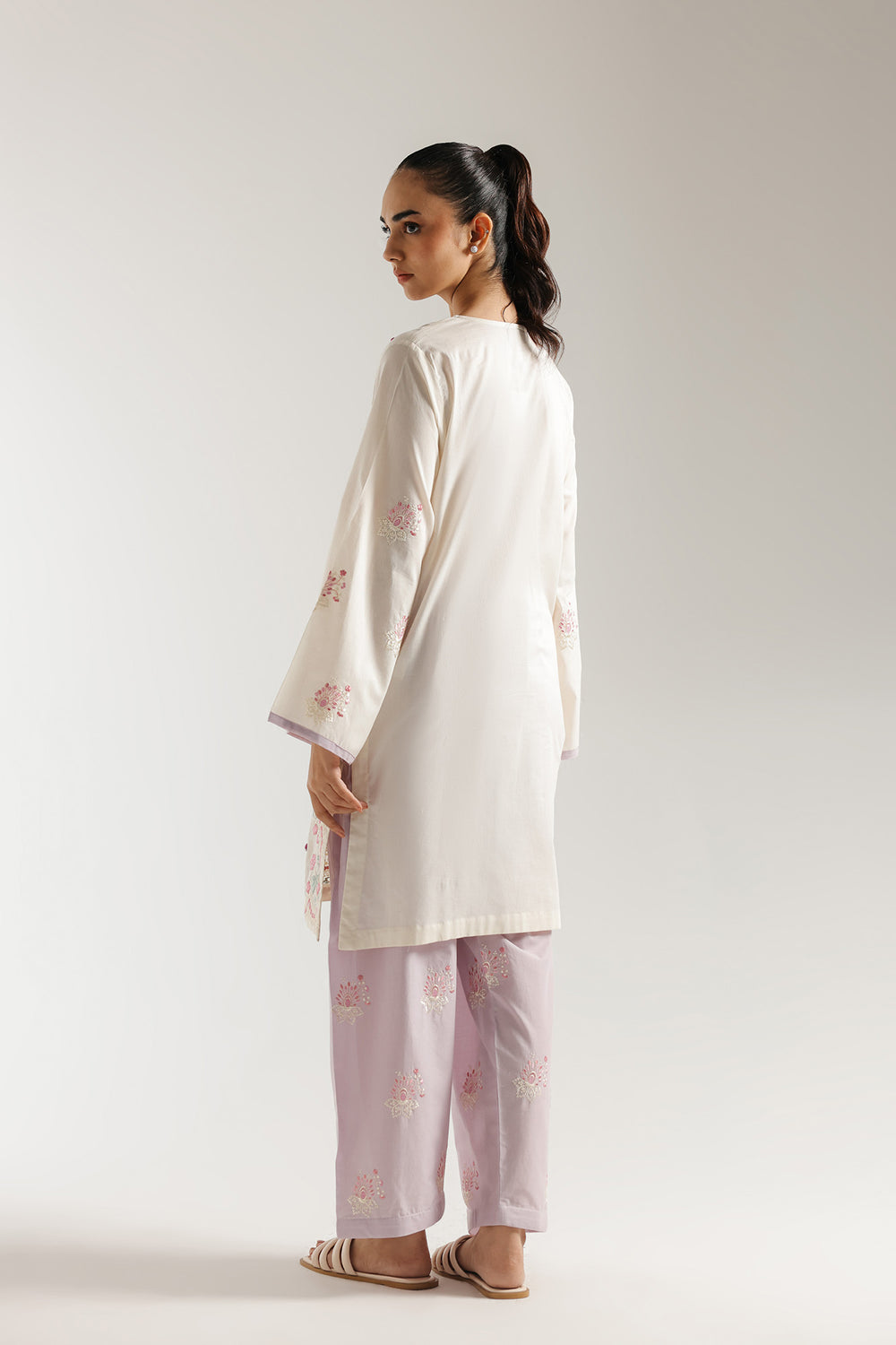 EMBROIDERED SUIT (S8E6402/102/002)