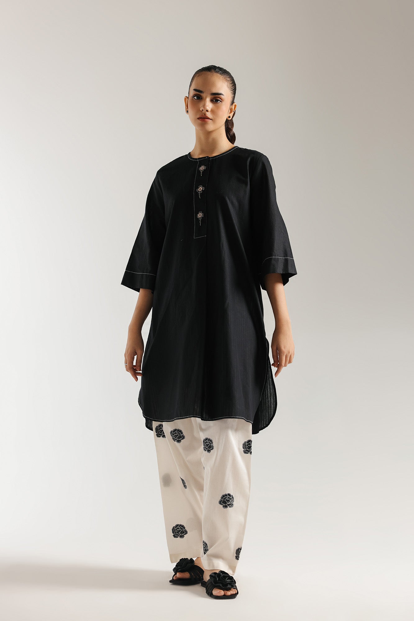 EMBROIDERED SUIT (S8E6403/102/902)