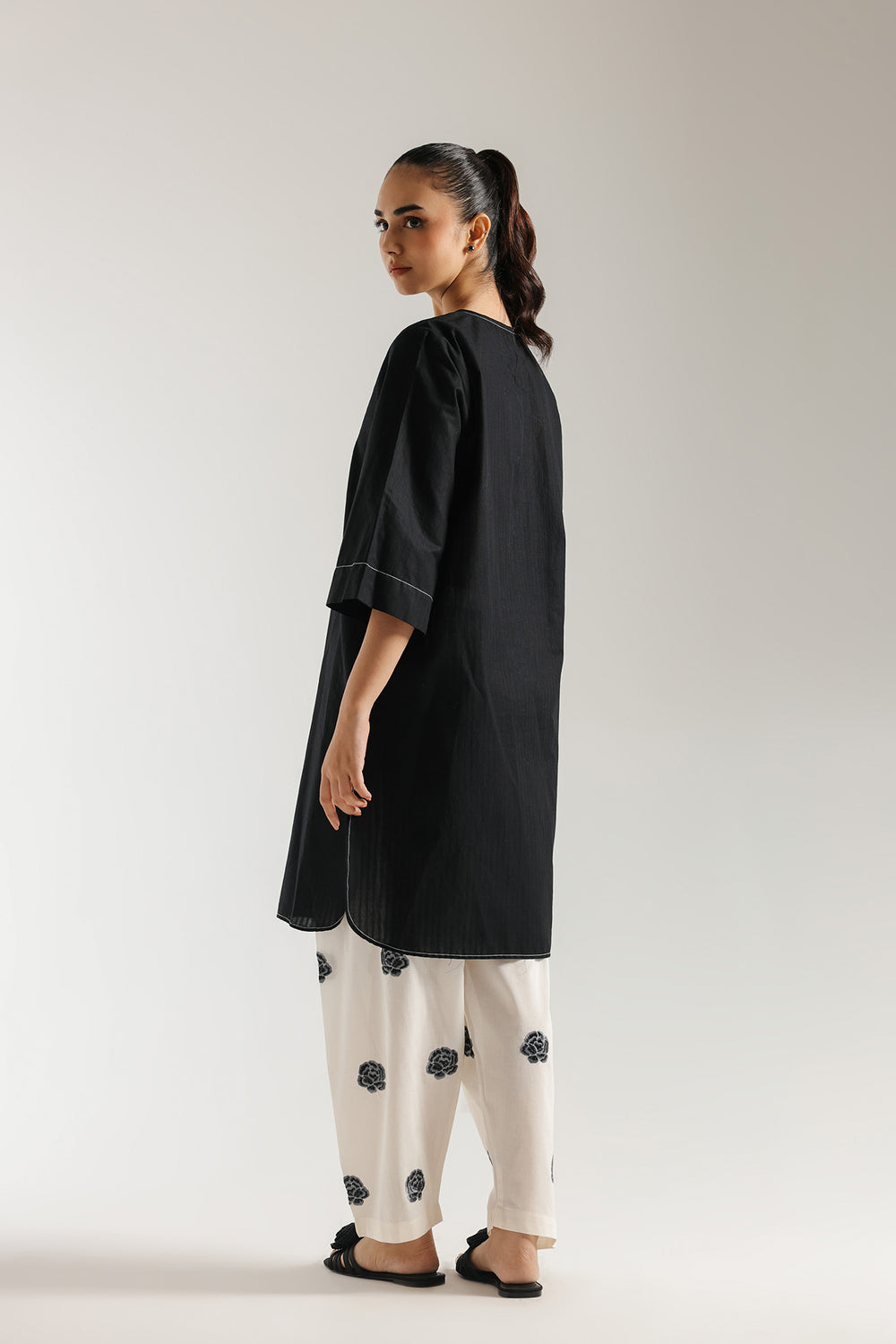 EMBROIDERED SUIT (S8E6403/102/902)