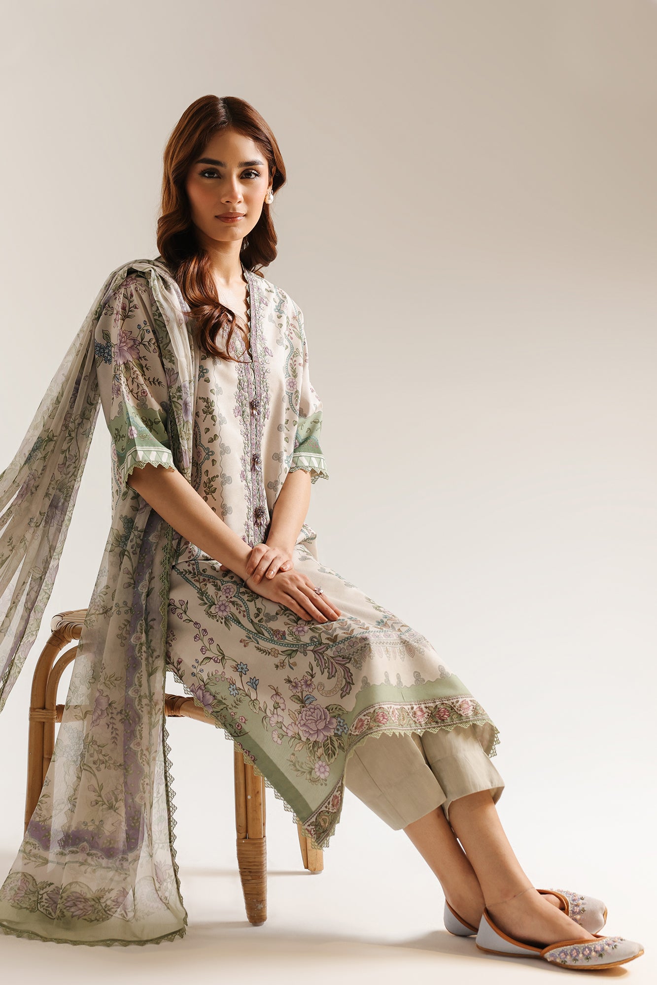 EMBROIDERED SUIT (E1017/203/127)