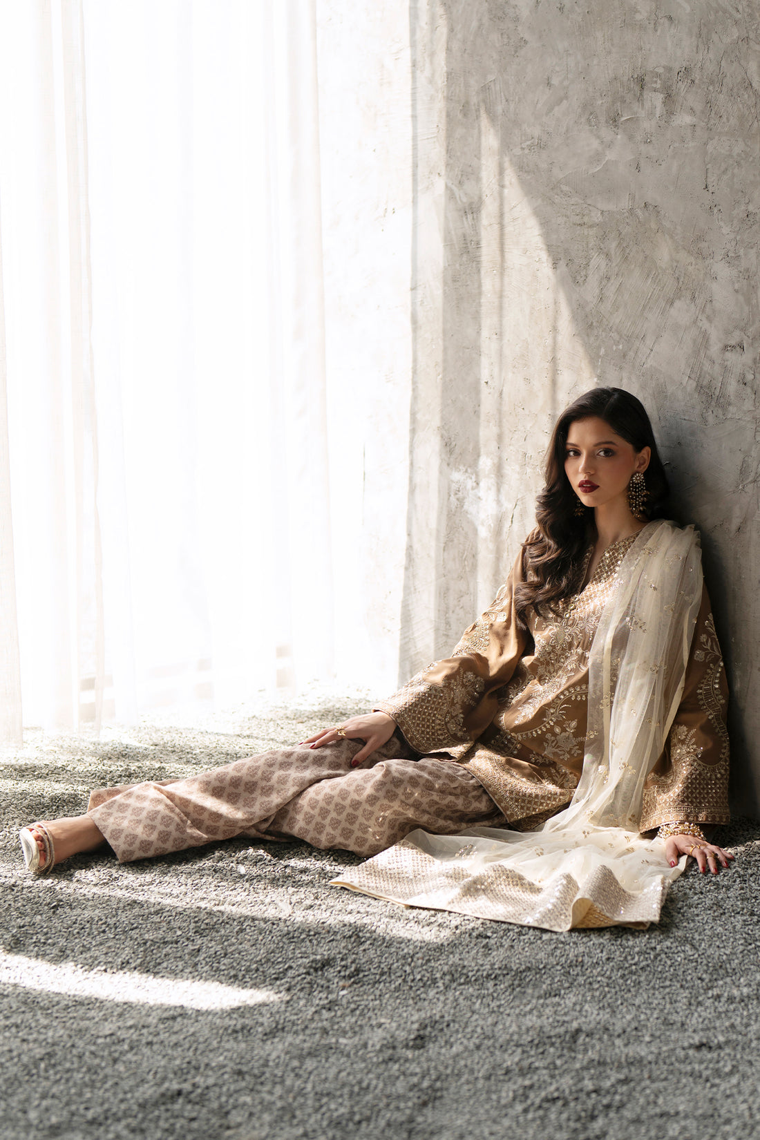 EMBROIDERED SUIT (E1086/104/111)