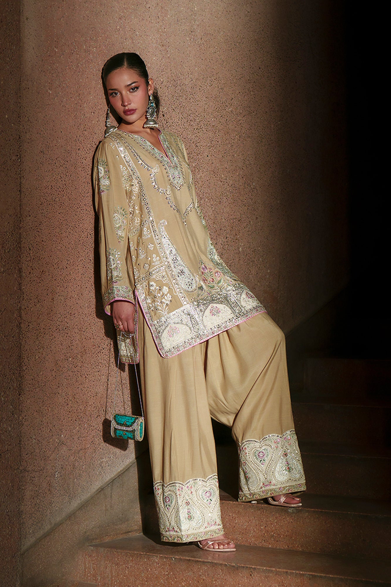 EMBROIDERED SUIT (E1020/104/114)