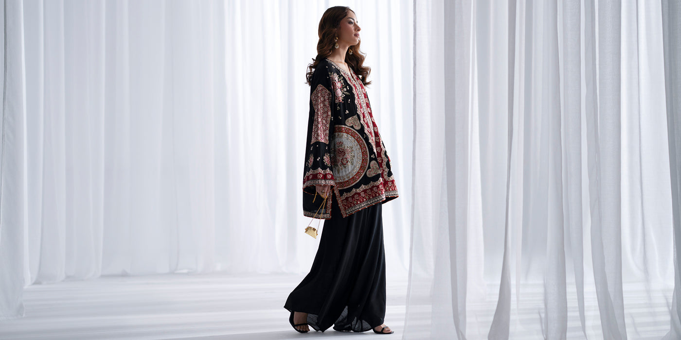 EMBROIDERED SUIT (E0941/104/901)