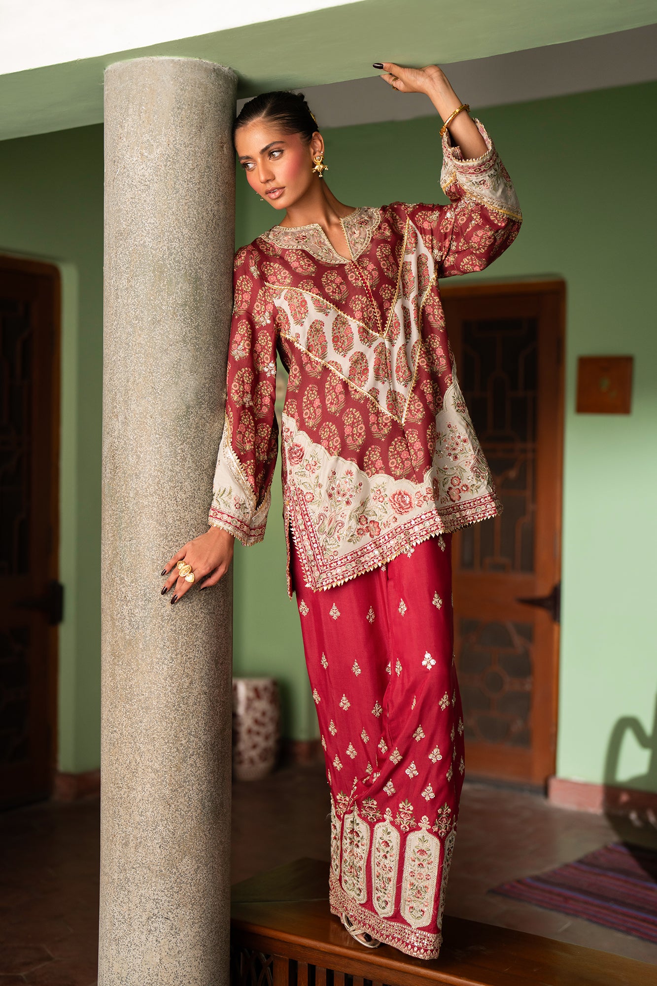 EMBROIDERED SUIT (E0812/104/414)