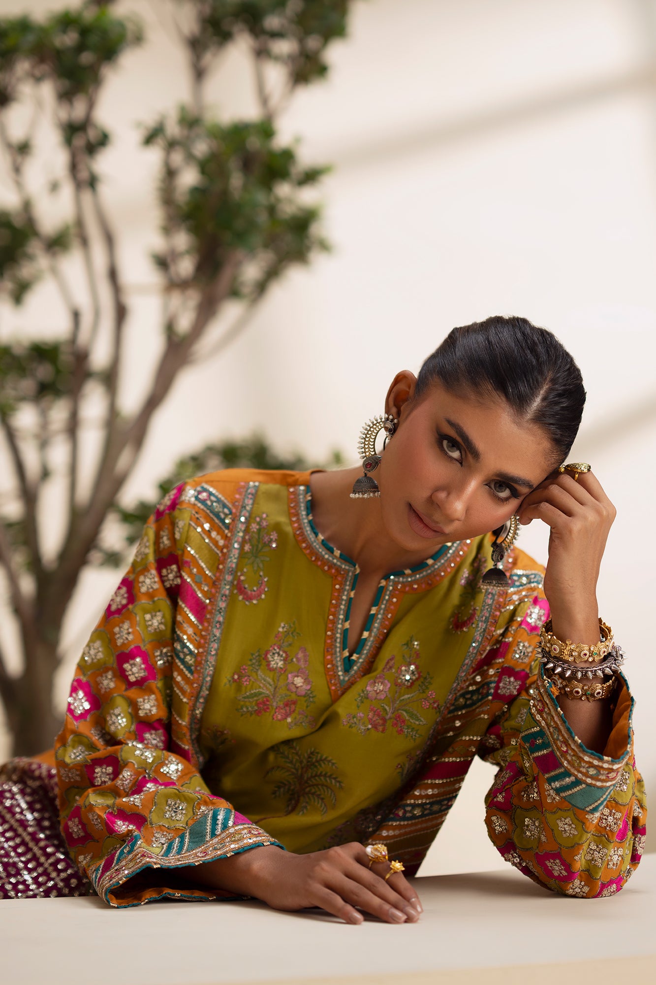 EMBROIDERED SUIT (E0918/104/111)