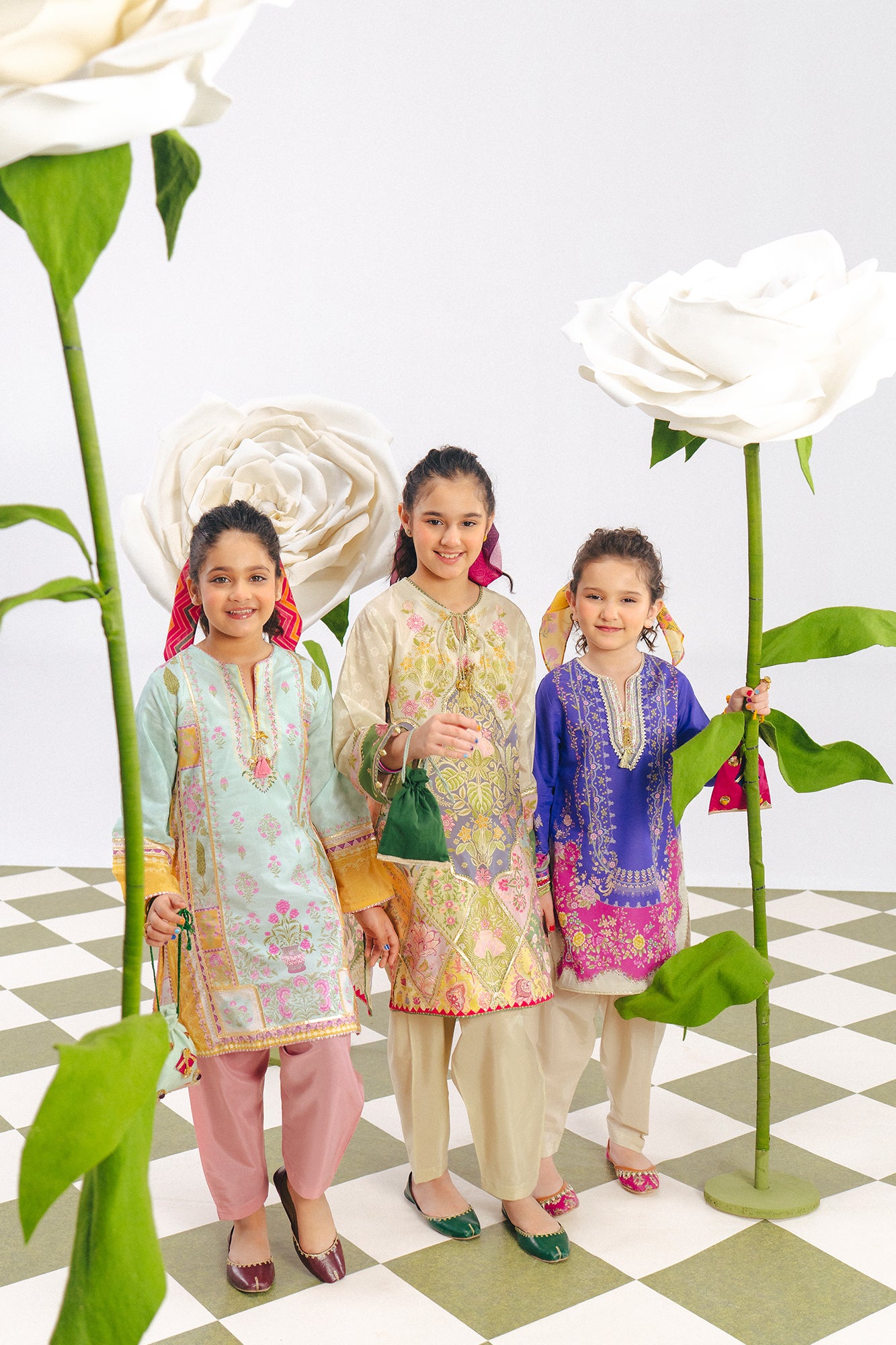 EMBROIDERED SUIT (E0912/404/720 E0912/304/720)