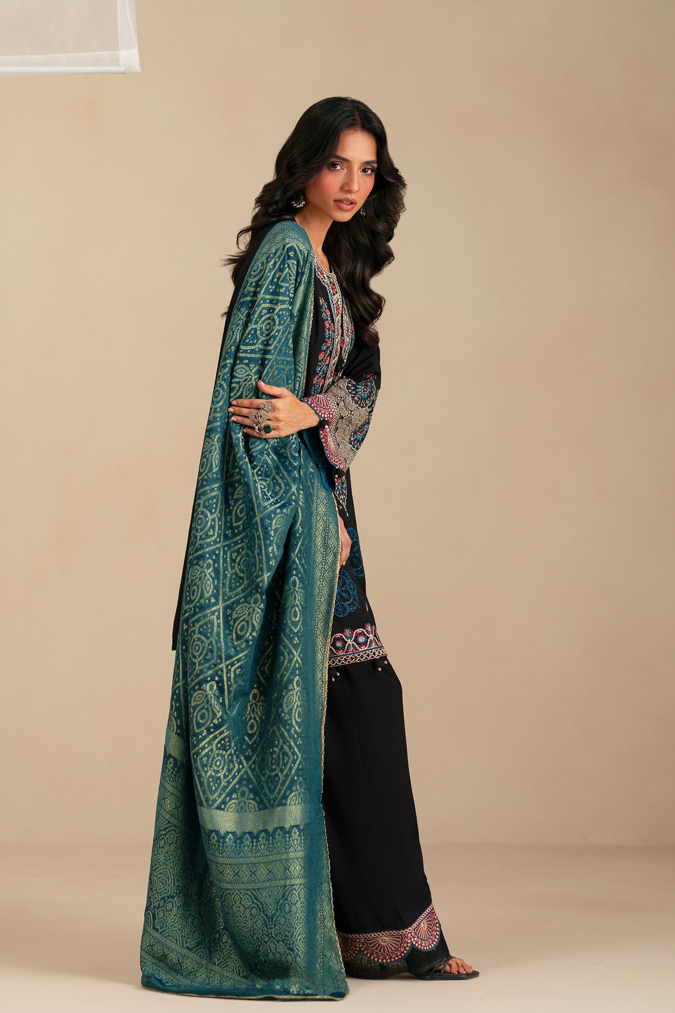 EMBROIDERED SUIT (E0792/203/902)