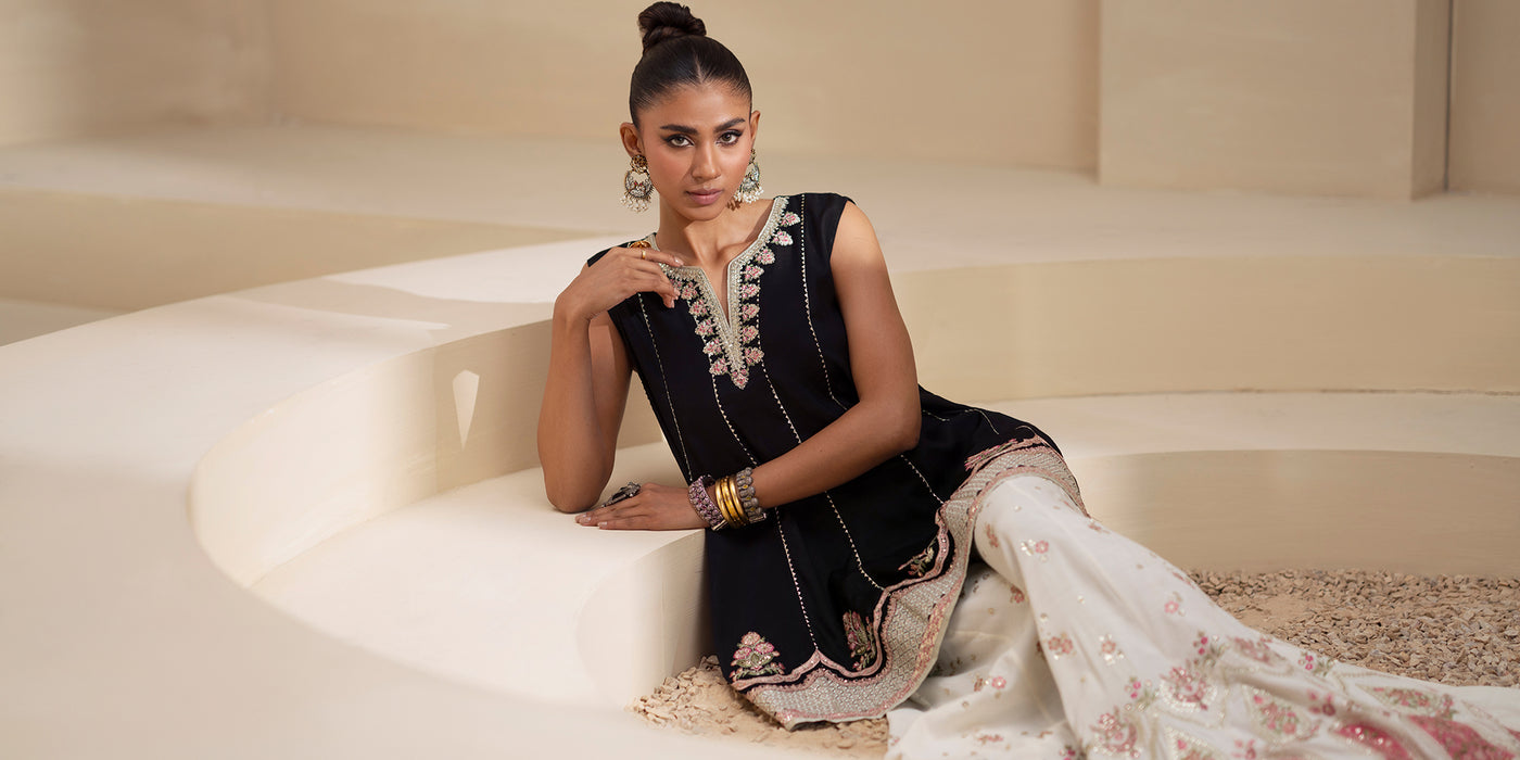 EMBROIDERED SUIT (E0934/104/902)