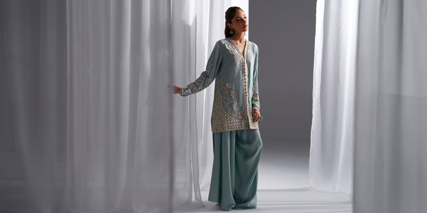 EMBROIDERED SUIT (E0948/104/720)