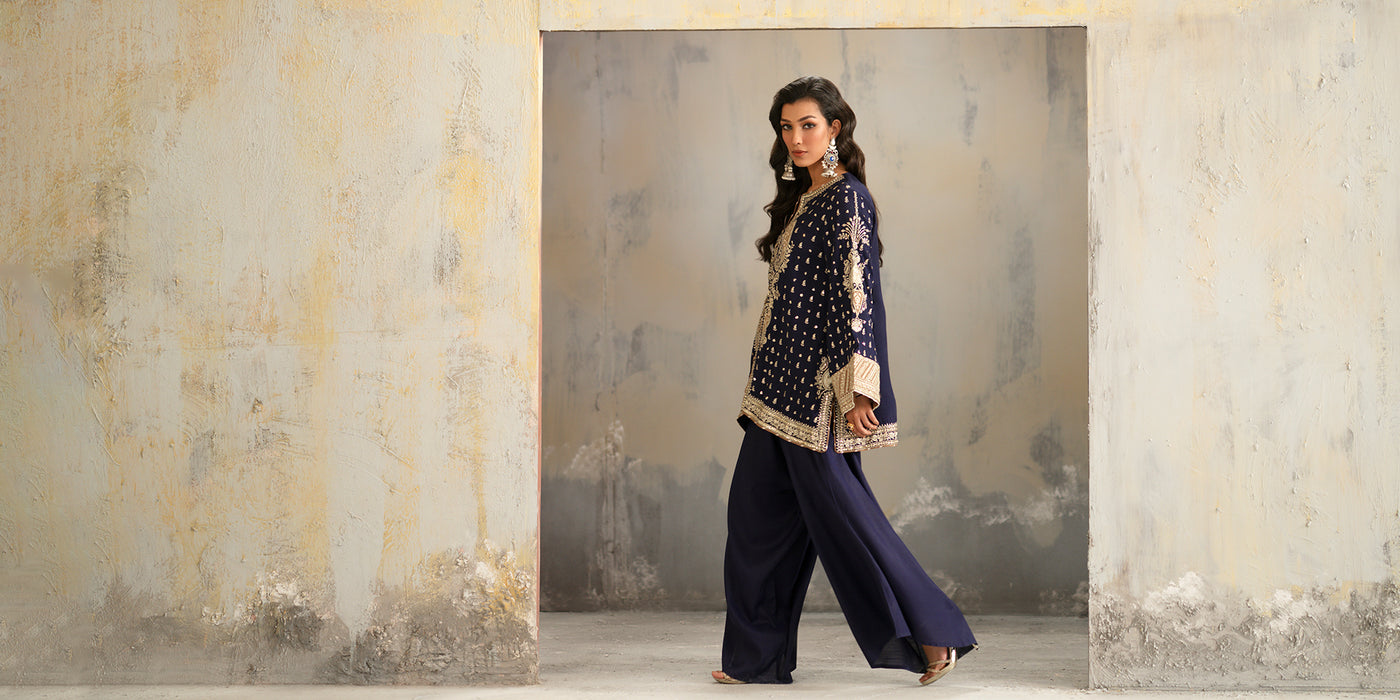 EMBROIDERED SUIT (E1064/104/626)