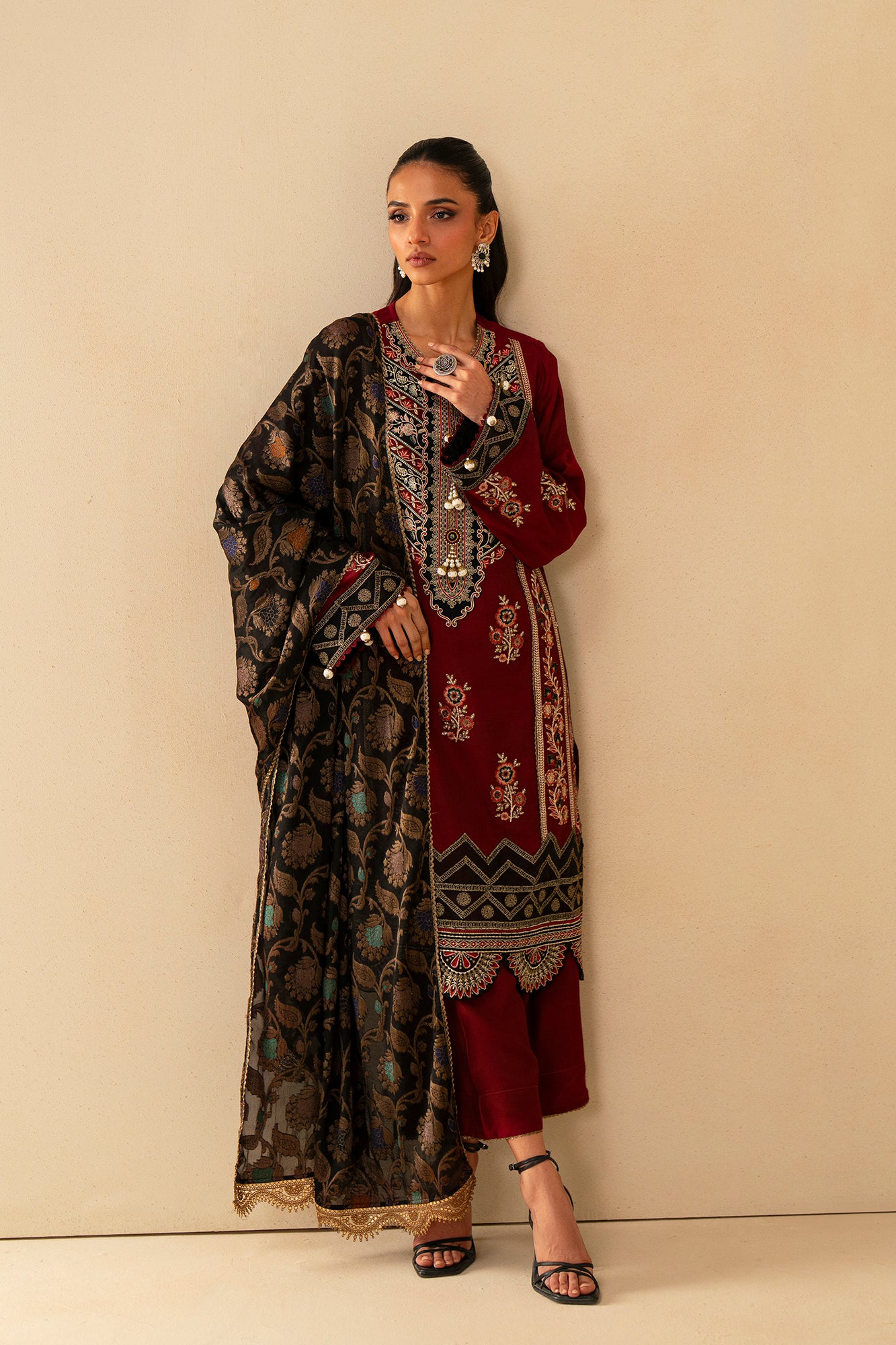 EMBROIDERED SUIT (E0793/203/305)