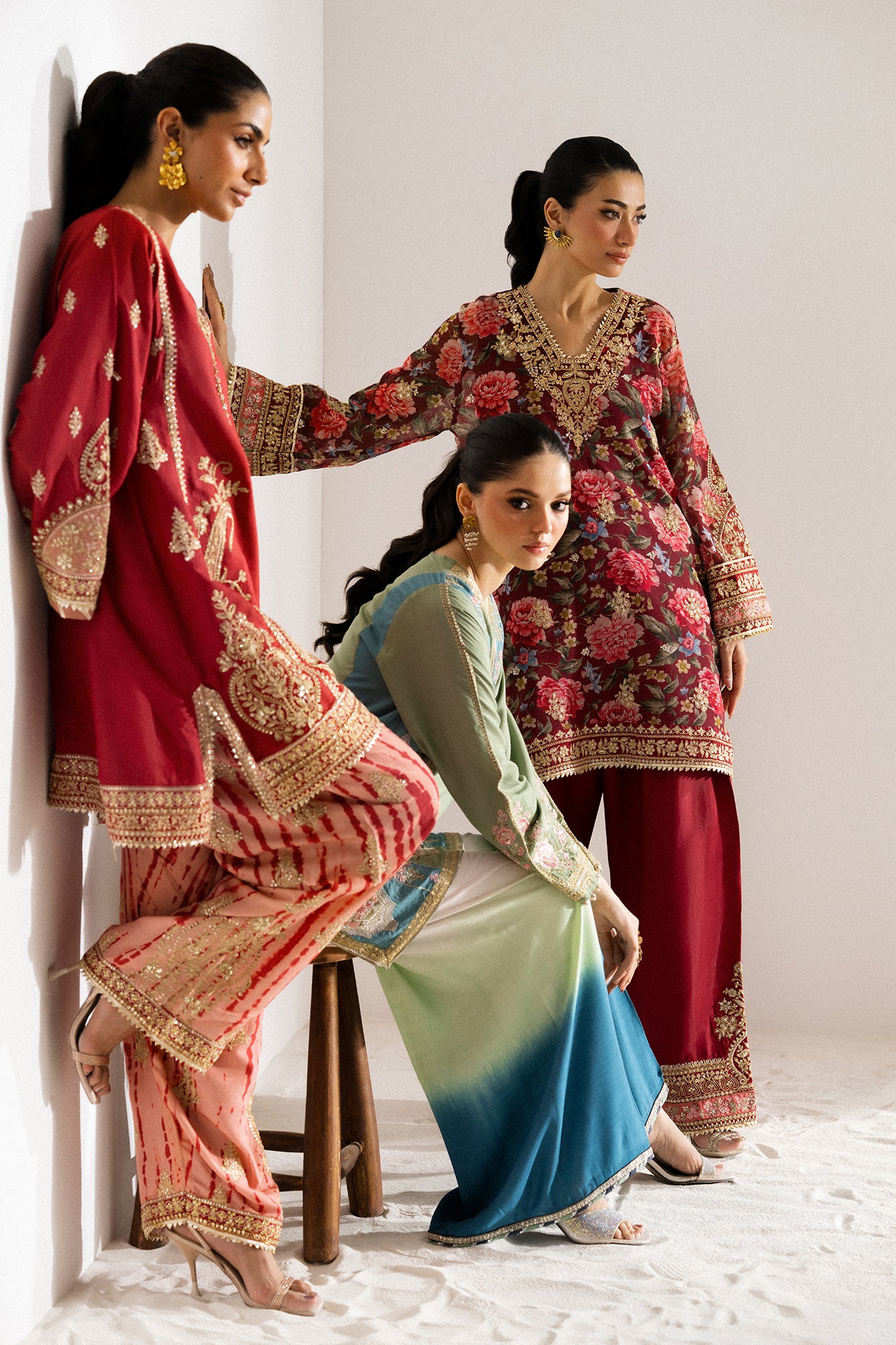 EMBROIDERED SUIT (E0818/104/415)